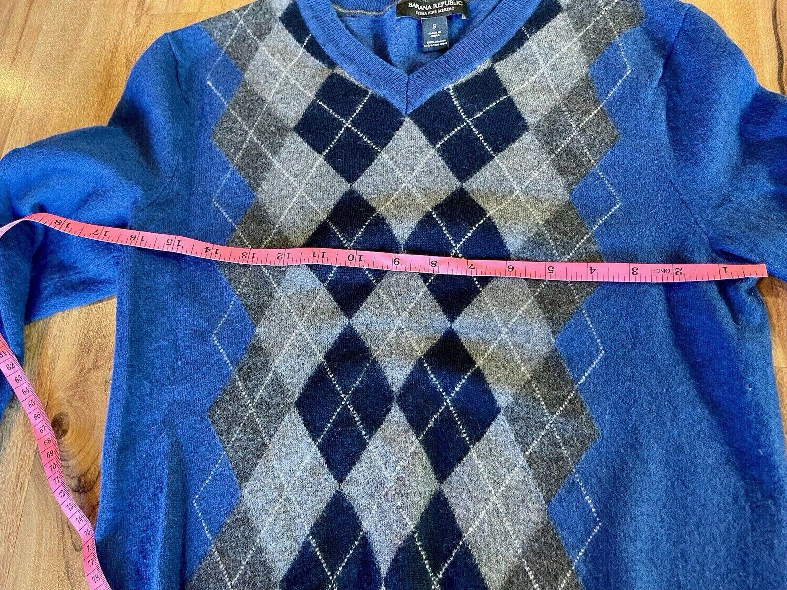 Banana Republic Banana Republic Men's sz S Gray Blue Argyle Sweater (A1) Size US S / EU 44-46 / 1 - 3 Thumbnail