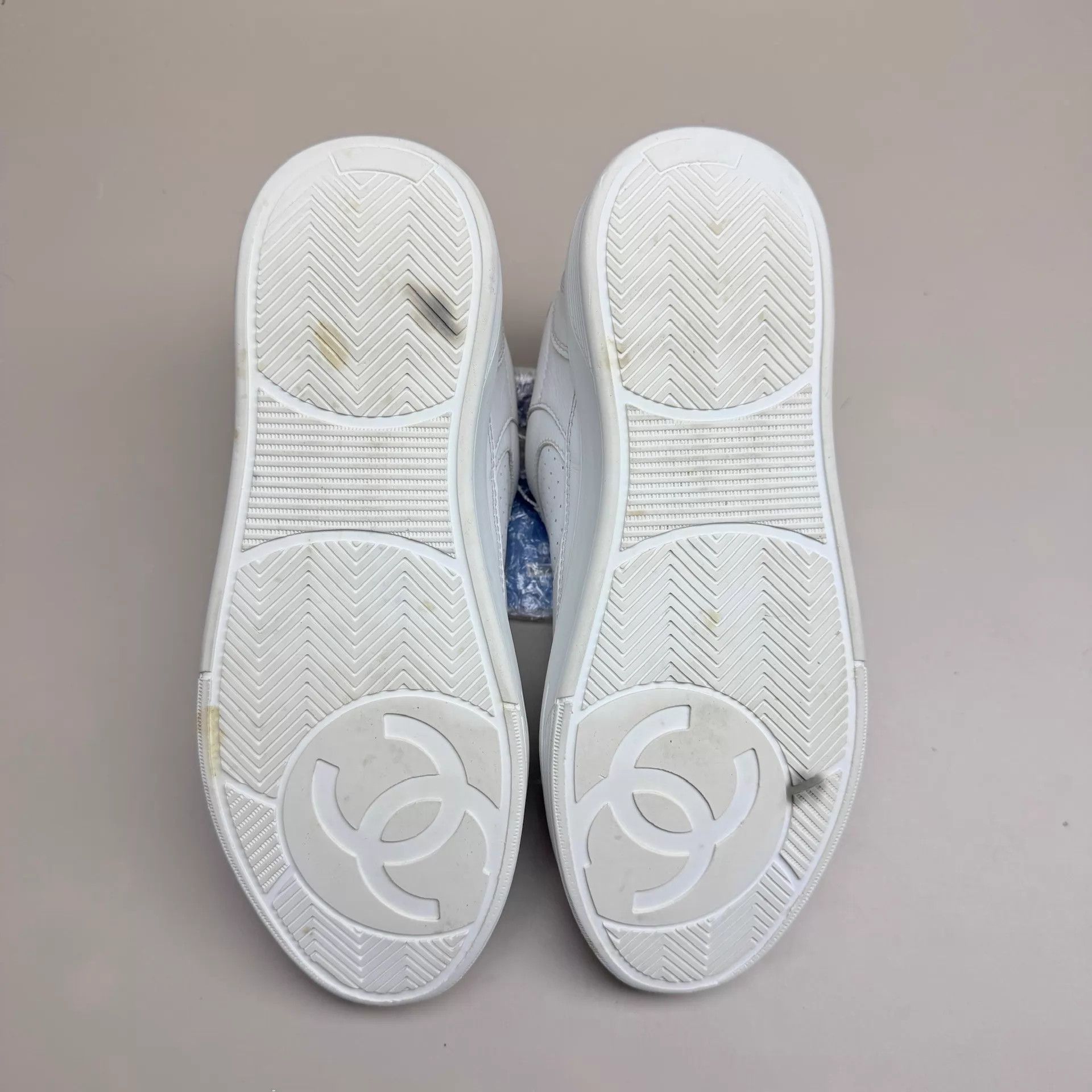Chanel CHANEL 23A White CC AF Casual Sneakers 36 95New Size US 5.5 / IT 35.5 - 6 Thumbnail