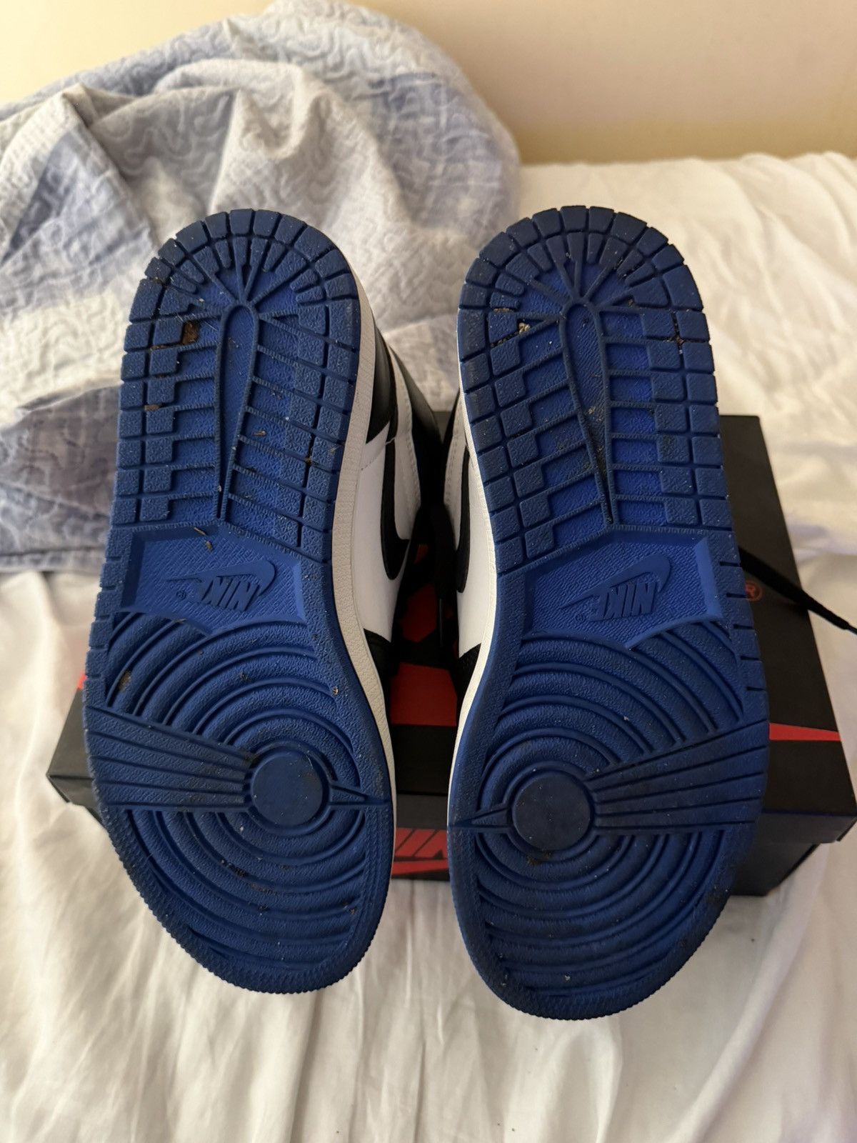 Jordan Brand Air jordan 1 retro high OG Royal toe Size US 8.5 / EU 41-42 - 5 Thumbnail