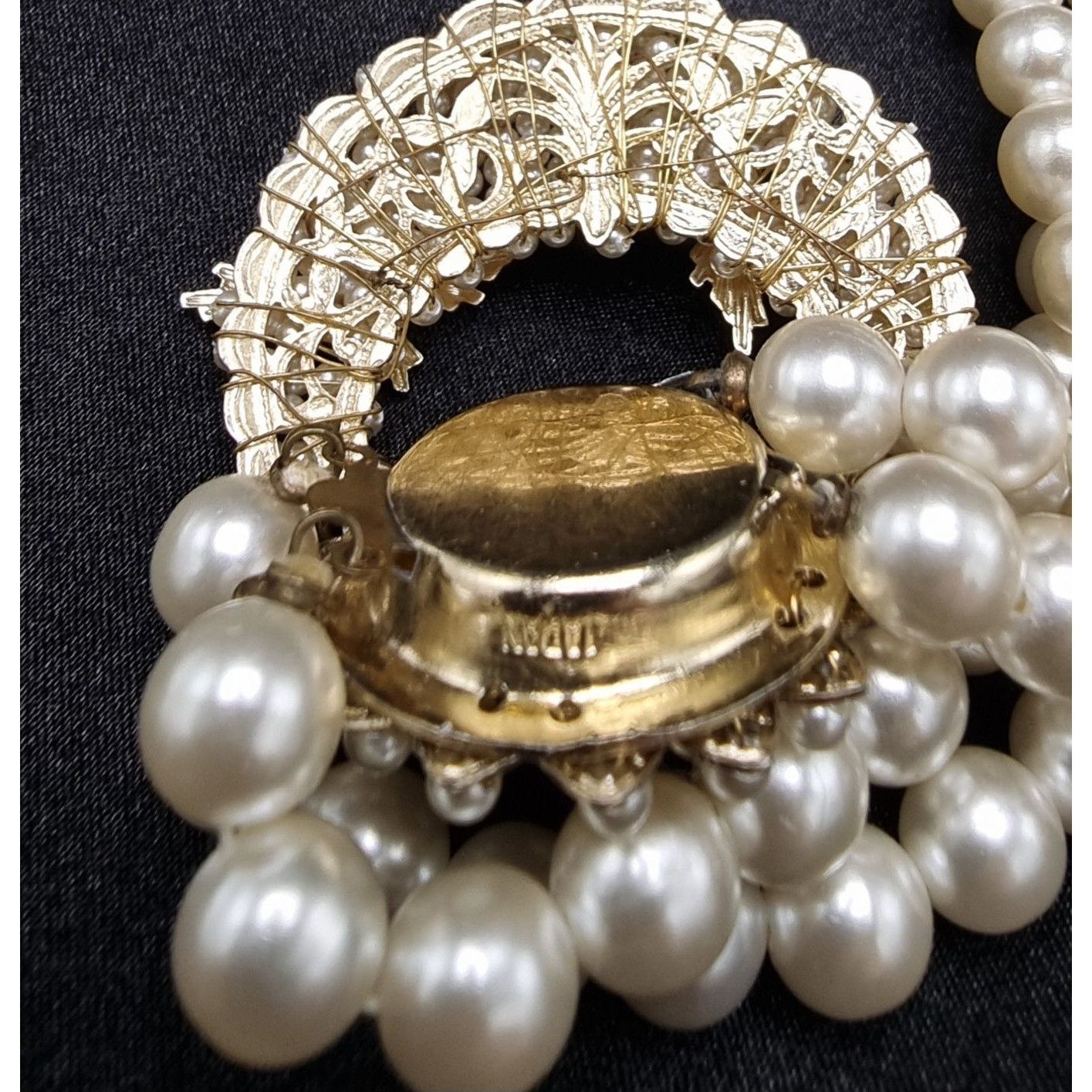 Vintage Vintage 1960s-80s JAPAN Signed Triple-Strand Faux Pearl Neck Size ONE SIZE - 5 Thumbnail