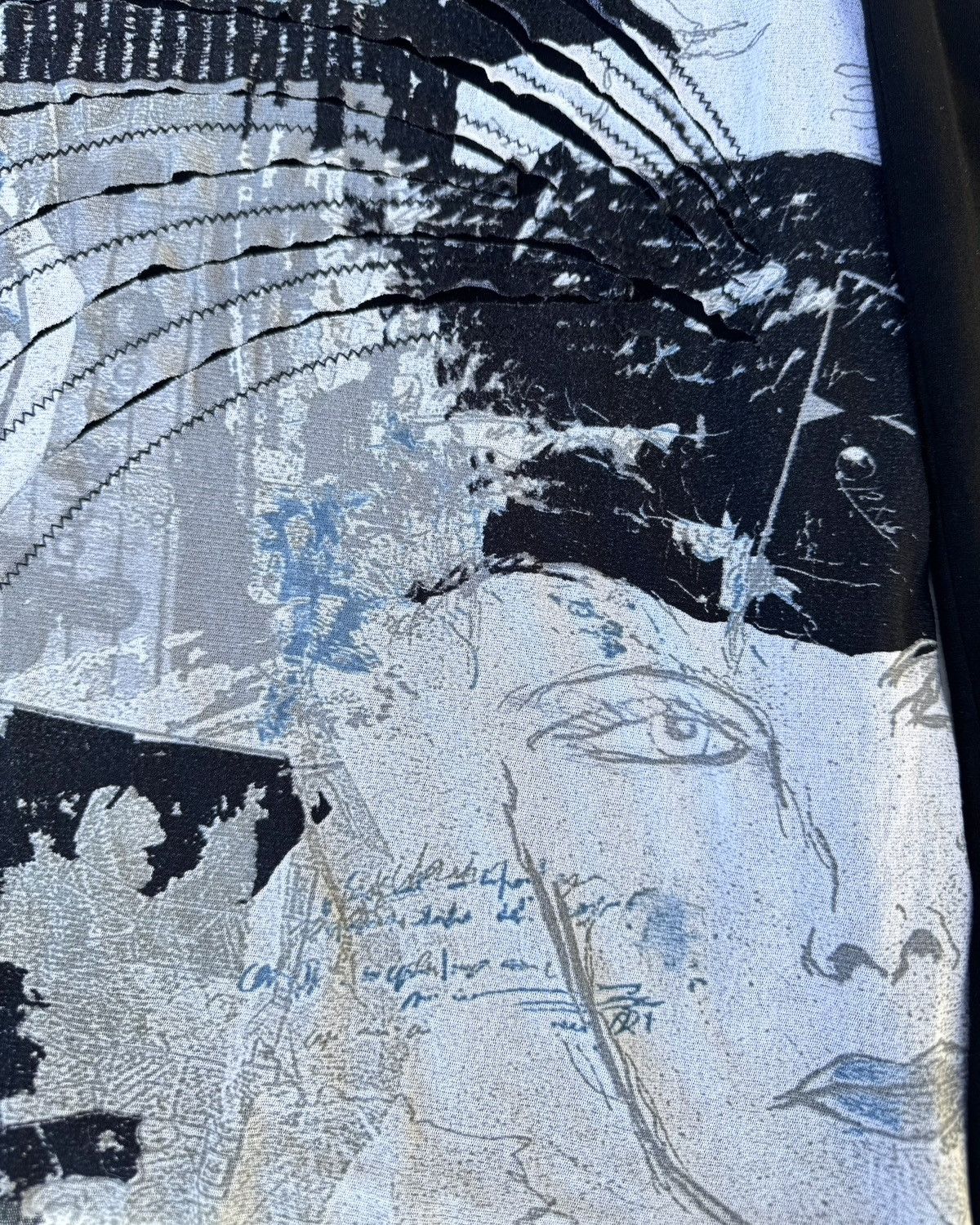 Roberto Cavalli Roberto Cavalli Art Printed Long Sleeves Tee Size US M / EU 48-50 / 2 - 4 Thumbnail