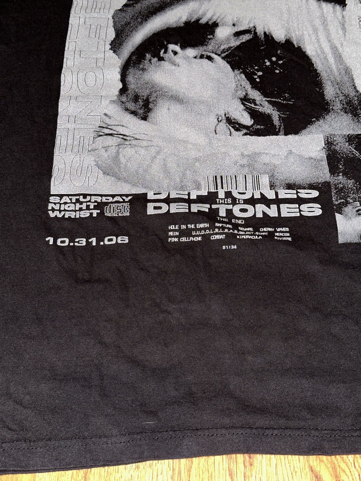 Band Tees Y2K 2006 DEFTONES This Is The End Graphic Tee LARGE Size US L / EU 52-54 / 3 - 4 Thumbnail