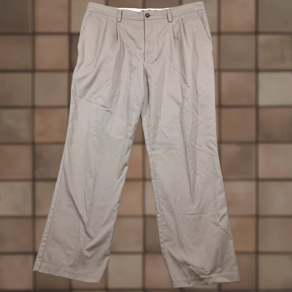 Dockers Dockers D3 Classic Fit Chino Pants Mens 36x30 Khaki Cotton Blend Size US 36 / EU 52 - 1 Thumbnail