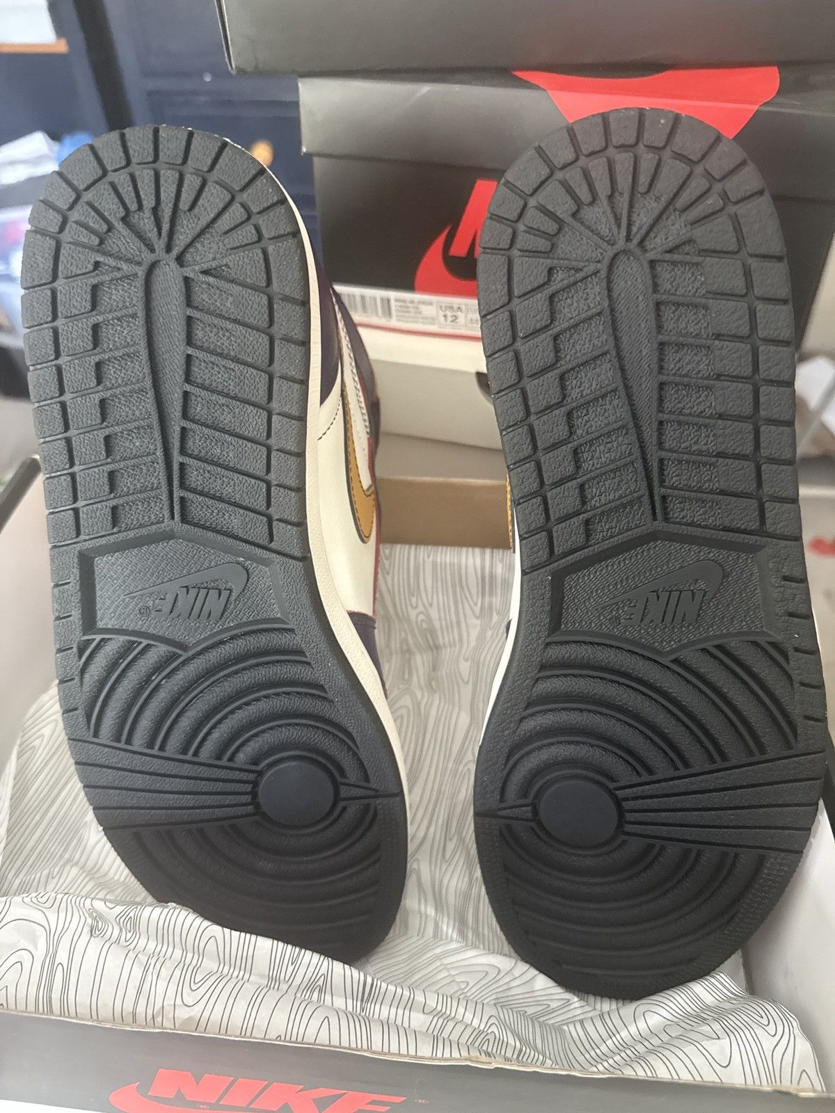 Jordan Brand Jordan 1 Size US 11.5 / EU 44-45 - 2 Thumbnail