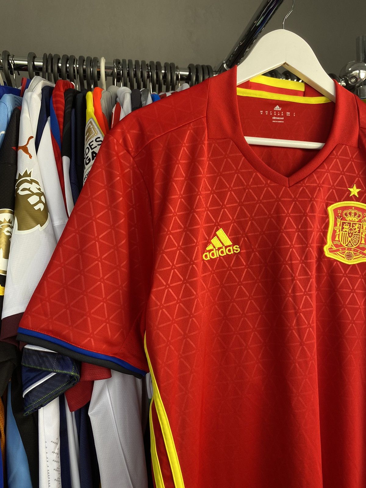 Adidas 2016/17 ADIDAS SPAIN HOME SOCCER FOOTBALL JERSEY SHIRT Size US M / EU 48-50 / 2 - 3 Thumbnail