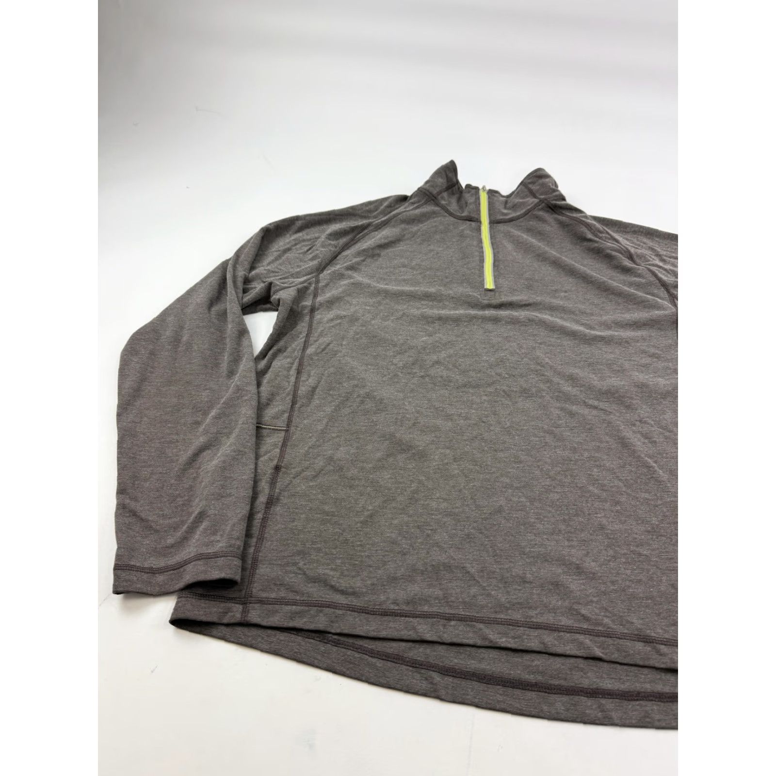 Tommy Bahama Tommy Bahama Pullover Mens XL Gray 1/4 Zip Lightweight Long Sleeve Casual Raglan Sleeve Mock Neck 75% Polyester 25% Rayon Size US XL / EU 56 / 4 - 3 Thumbnail