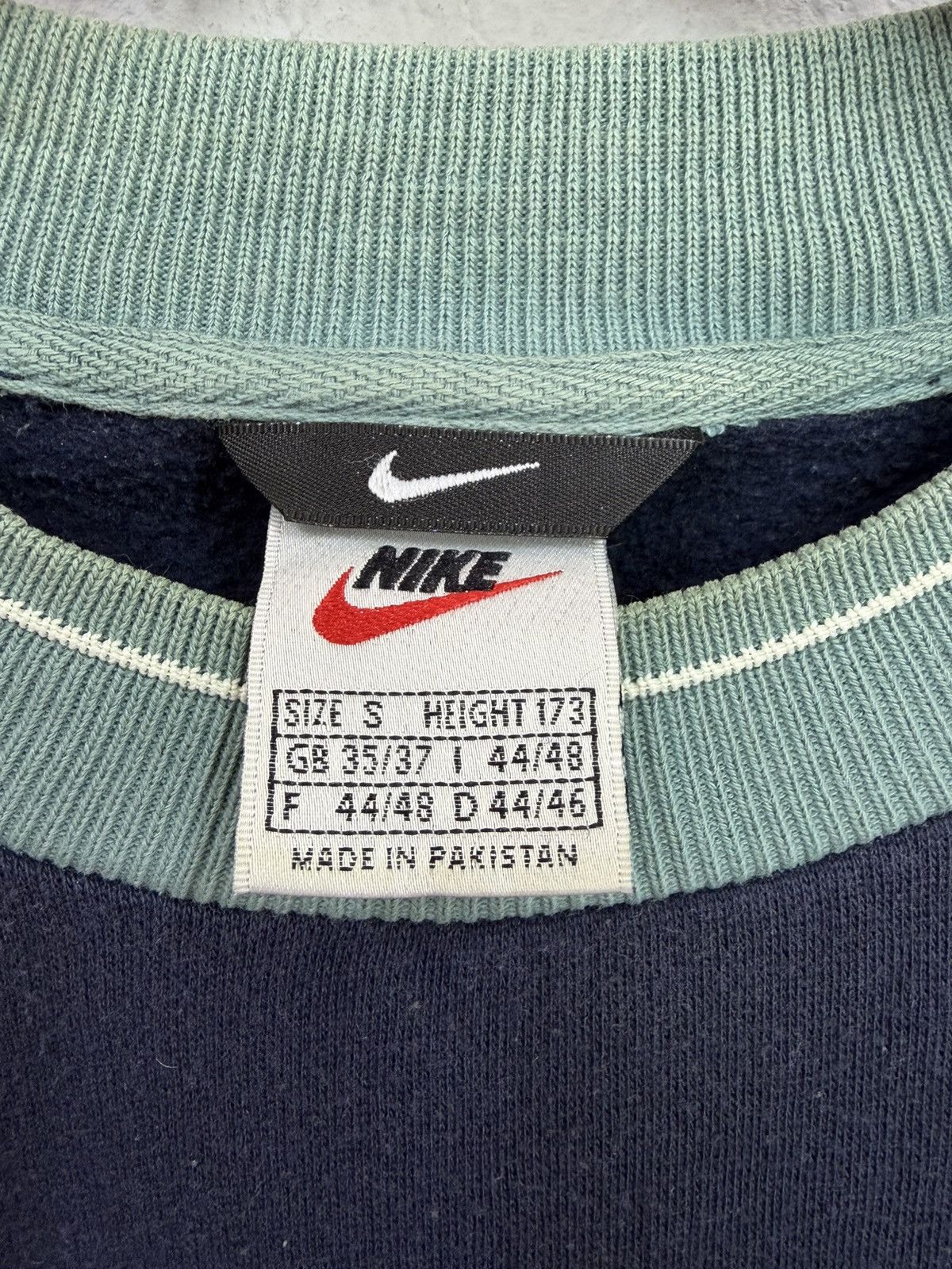 Nike Vintage y2k Nike Sweatshirt Centre Embroidered Swoosh Logo Size US M / EU 48-50 / 2 - 14 Thumbnail