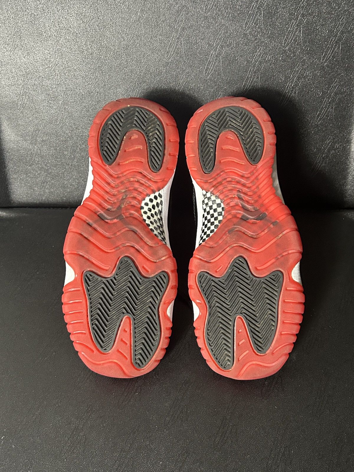 Nike Nike Air Jordan 11 Retro Bred 2019 (GS) Size 4Y 378038-061 Size US 4 / IT 34 - 3 Thumbnail