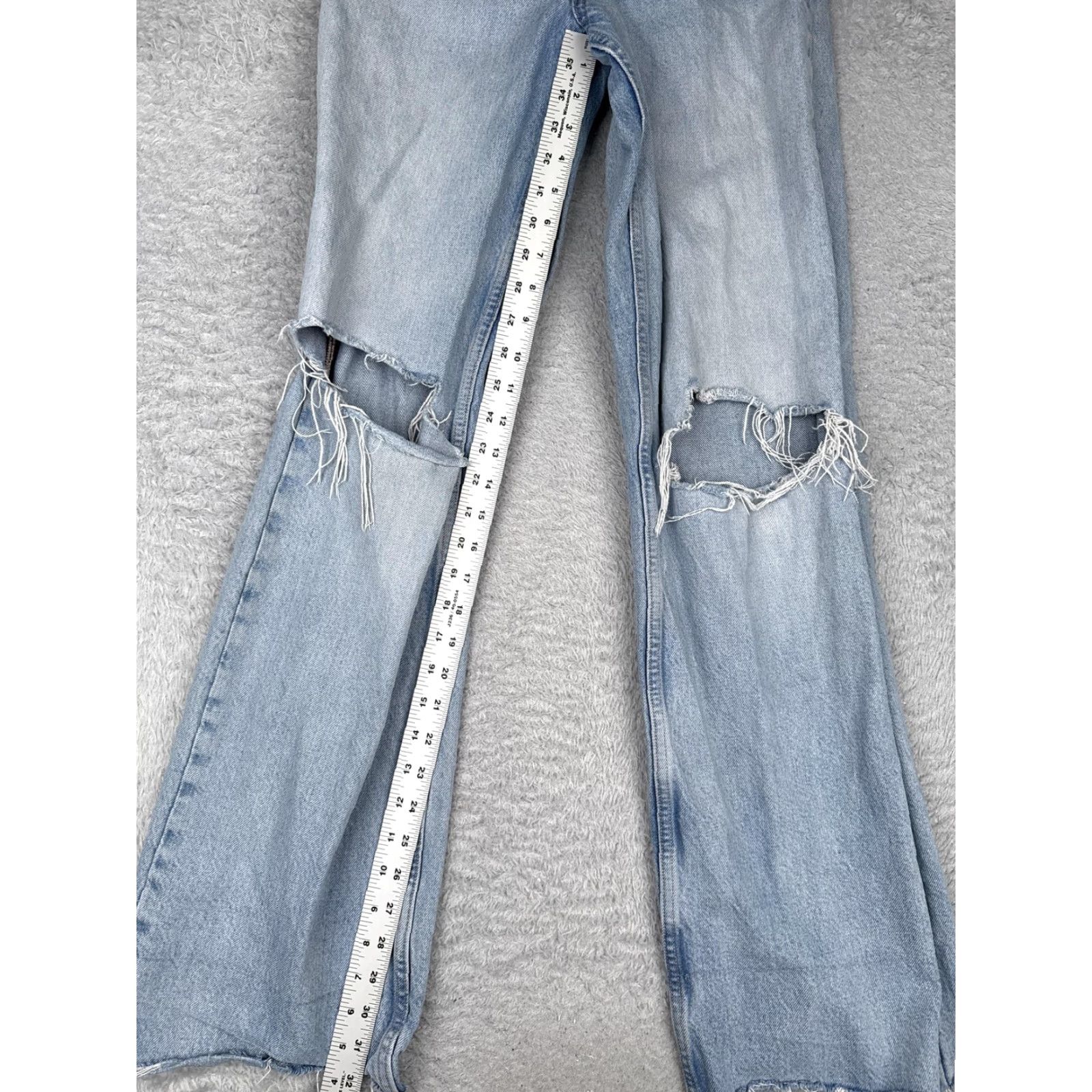 Zara Zara Jeans Women 6 Light Wash Distressed Ripped Knee High Rise Raw Hem Wide Leg Size 28" / US 6 / IT 42 - 7 Thumbnail