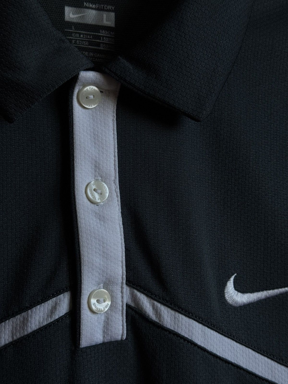 Nike Vintage Nike Tennis Polo T-shirt Golf Roger Federer Style Size US L / EU 52-54 / 3 - 8 Thumbnail