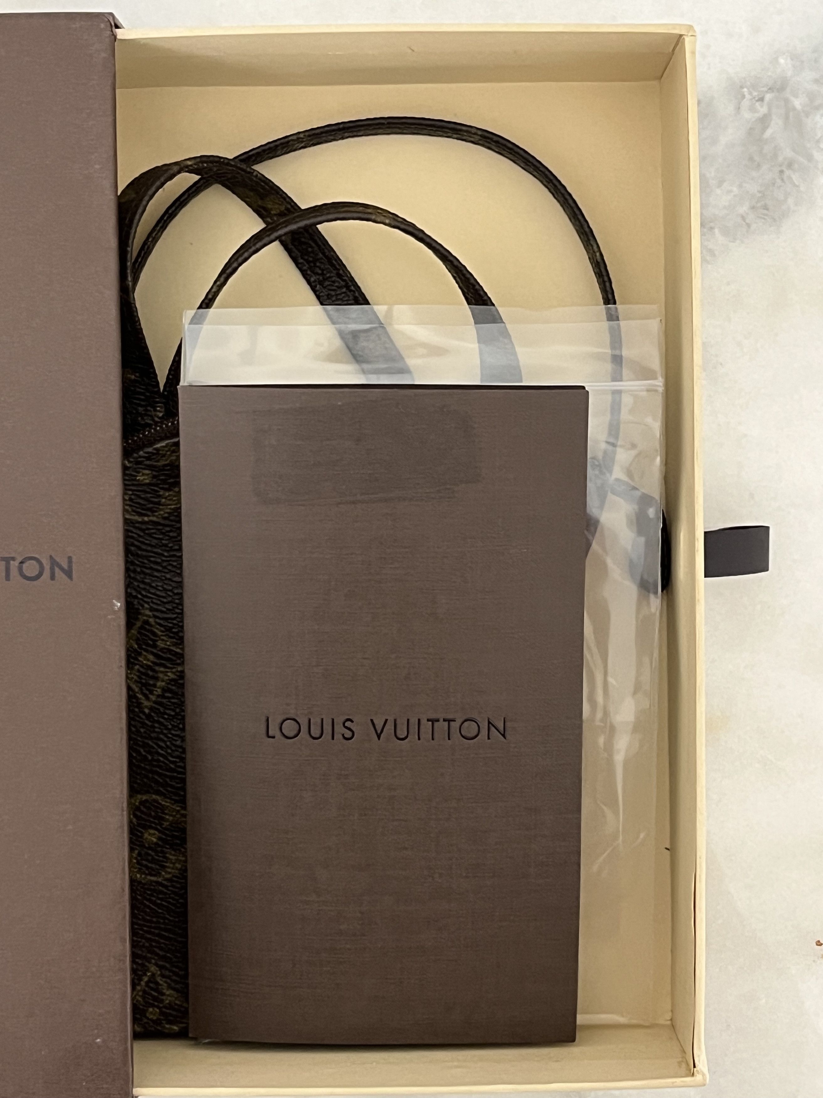 Louis Vuitton Louis Vuitton Neck Strap Card Pouch Size ONE SIZE - 1 Thumbnail