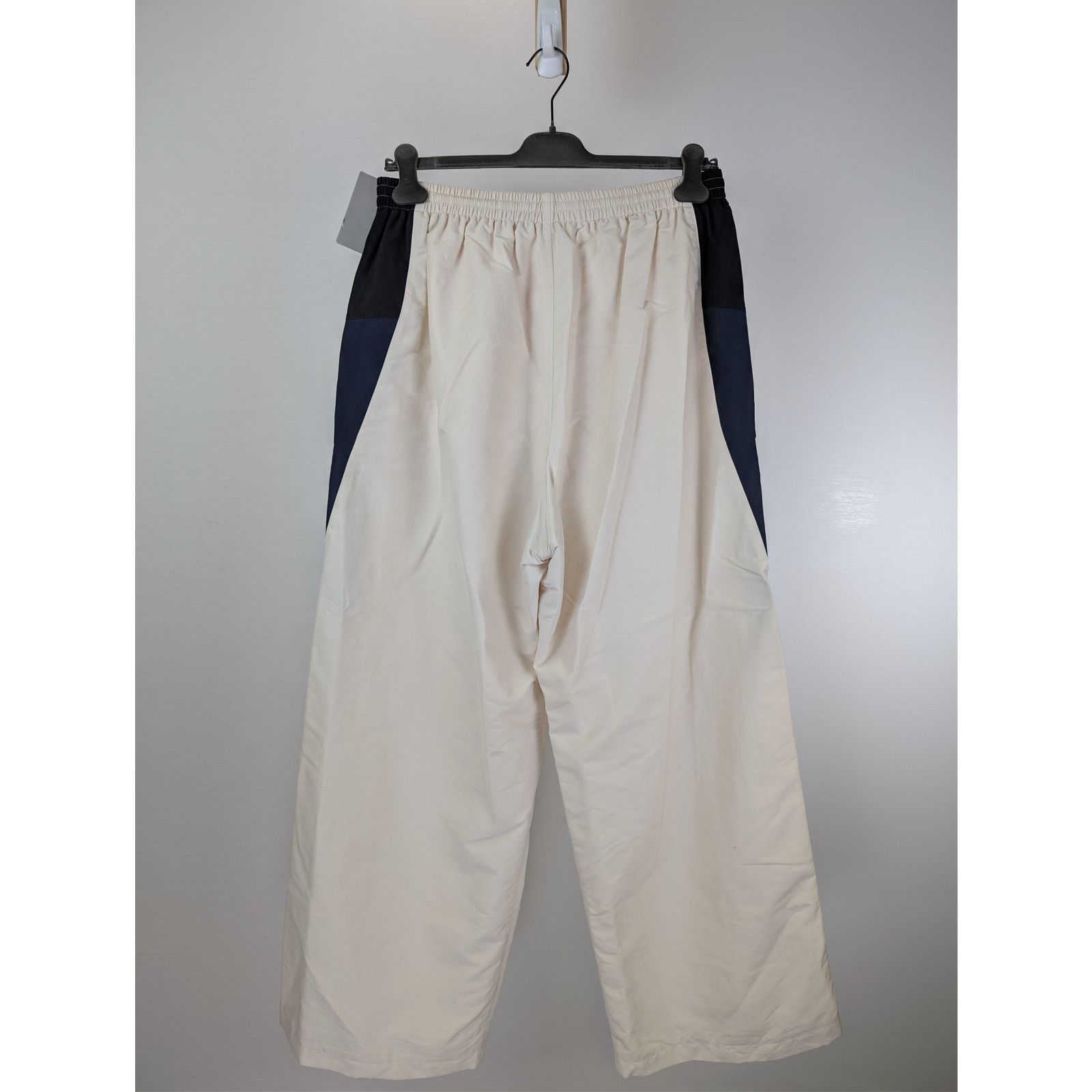 Balenciaga o1rshd1 Medium Fit Tracksuit Pants in Beige/Black Size US 36 / EU 52 - 16 Thumbnail