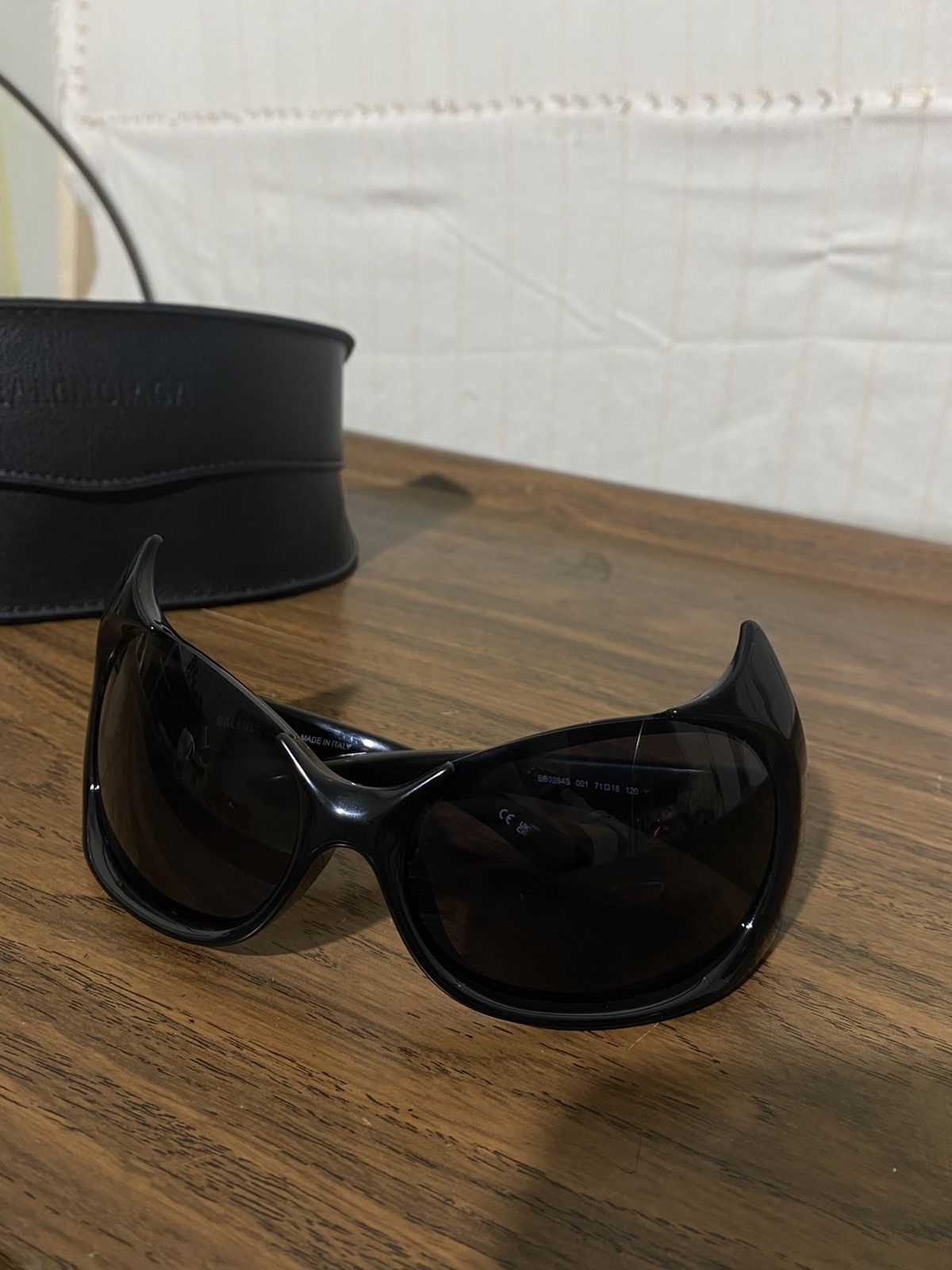 Pre-owned Balenciaga Gotham Cateye Sunglasses In Black