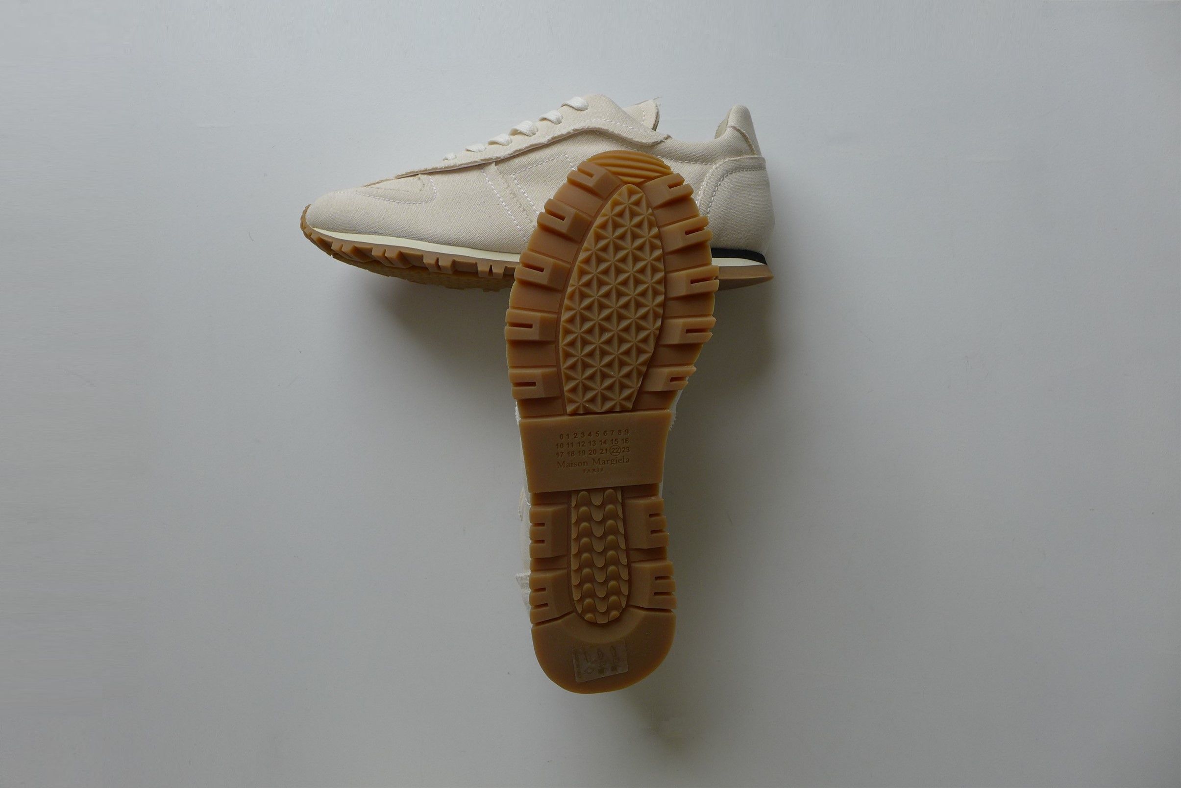 Maison Margiela n/a Margiela Ecru Runner Sneakers Size US 11 / EU 44 - 15 Thumbnail