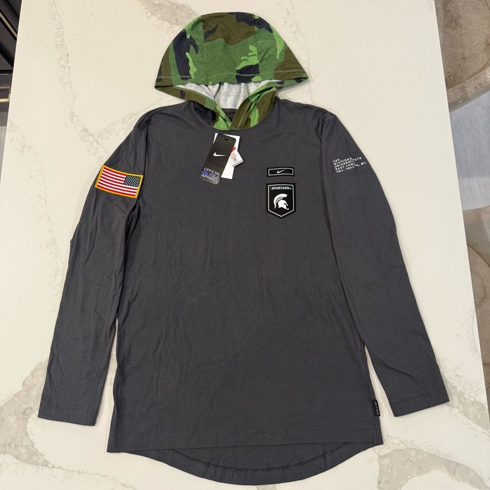Nike Nike NWT Michigan State Military Long Sleeve Hood TShirt Men Size US S / EU 44-46 / 1 - 1 Thumbnail