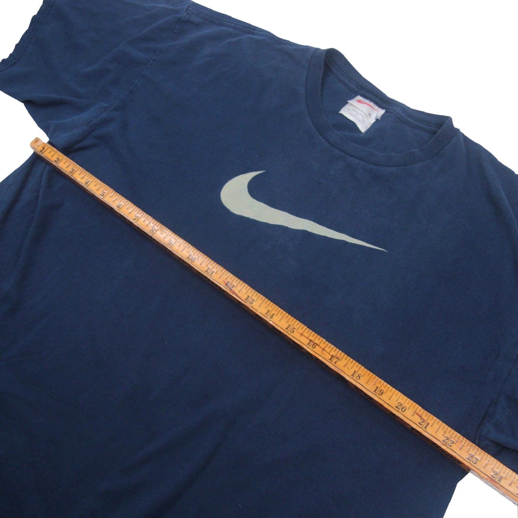 Nike VINTAGE Nike Mens XL T-Shirt Blue Swoosh Graphic Shirt Mens XL Blue Nike T-Shirt Size US XL / EU 56 / 4 - 5 Thumbnail