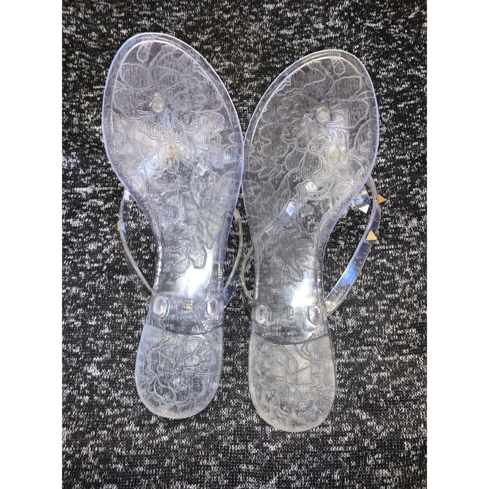 Vintage Olivia Miller Clear 40 Sandals Bow thong Studded Flat Slip-on Womens Adult 9 US Shoes Flat 9 Size US 9 / IT 39 - 3 Thumbnail