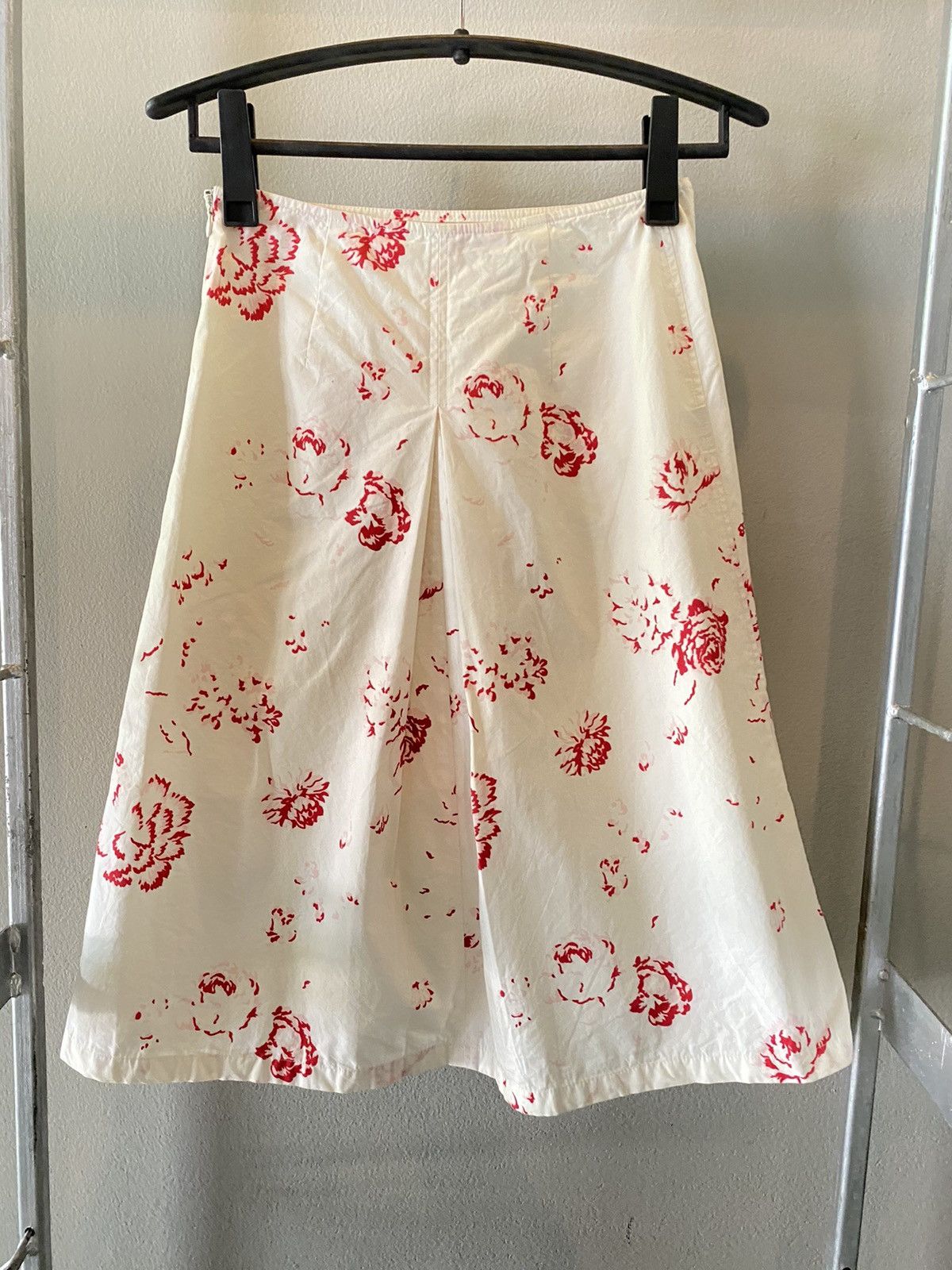 Marni MARNI Red Floral Print Skirt. Size 28" / US 6 / IT 42 - 6 Thumbnail