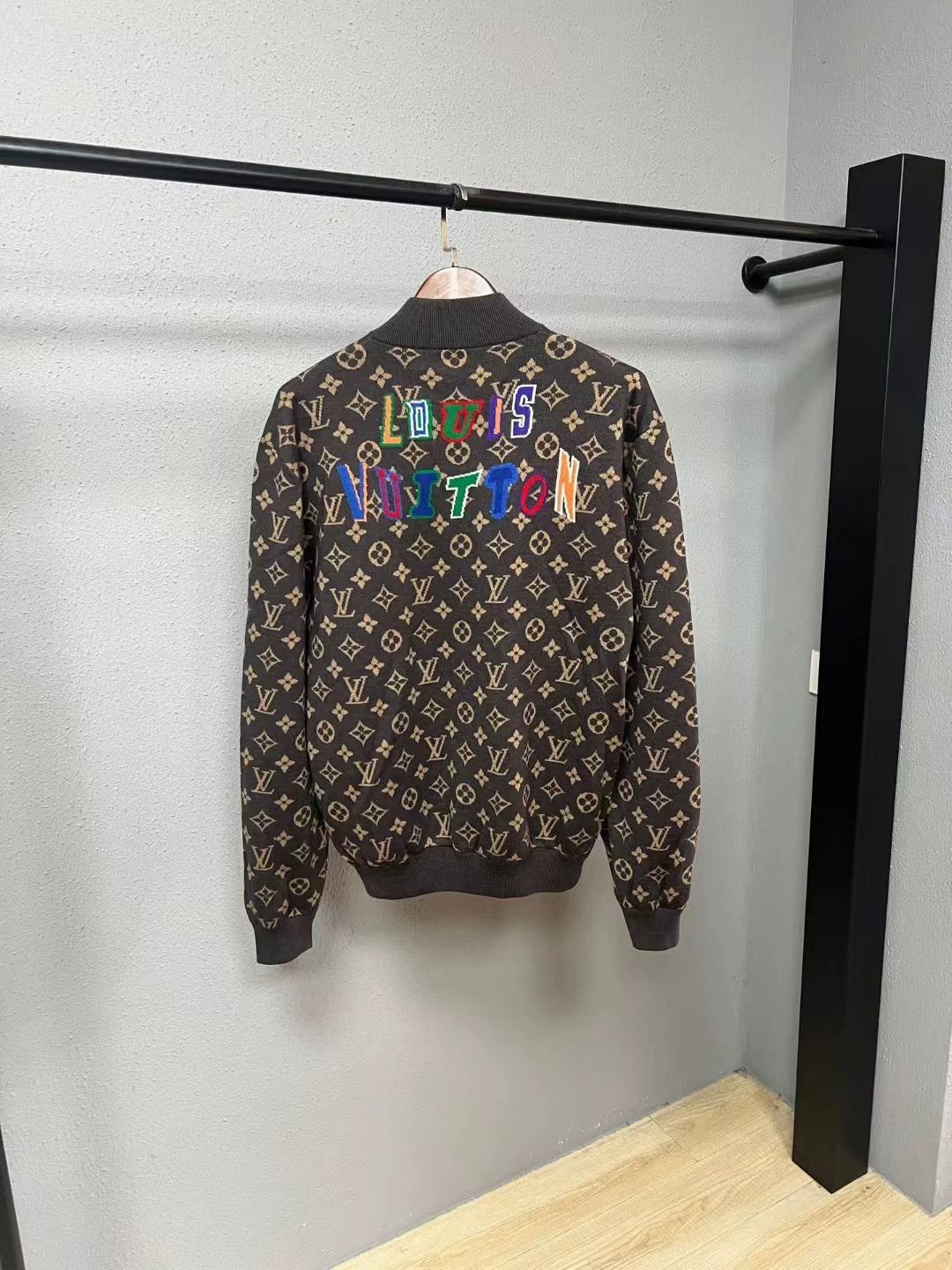 Louis Vuitton Louis Vuitton x NBA all-over print jacket Size US XL / EU 56 / 4 - 2 Thumbnail