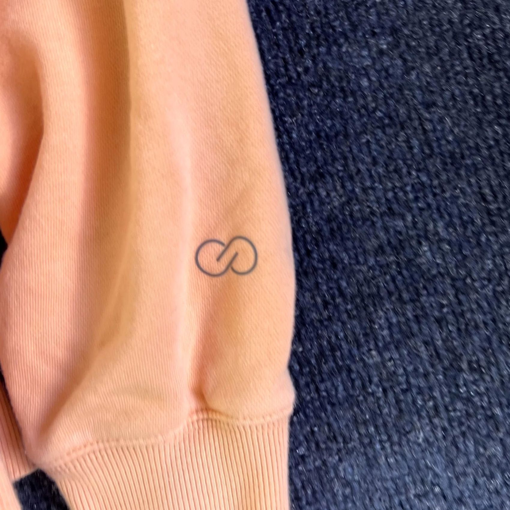Vintage CALIA Sweatshirt Womens Small Orange Turtleneck Fleece Pullover Athletic Top Size S / US 4 / IT 40 - 2 Thumbnail
