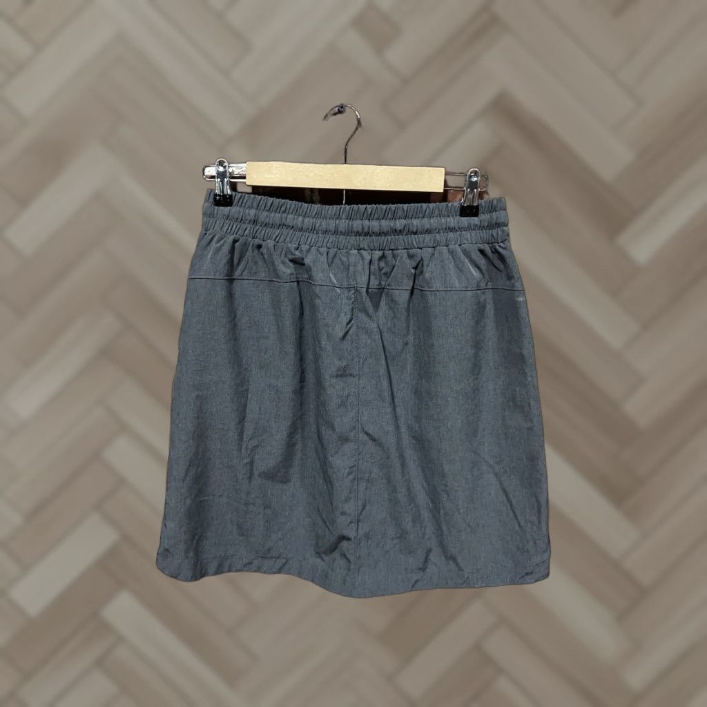 Vintage MONDETTA Active Woven Pull On Skirt Medium Women's Skirt Athletic Style Elastic Waist Grey Melange Olive Short 20 Inches Size 32" / US 10 / IT 46 - 1 Thumbnail