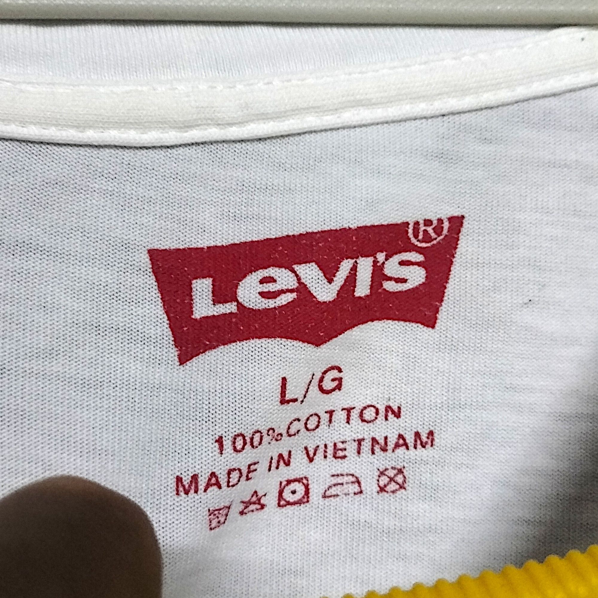 Levi's Levis X Mickey Mouse Tshirts streetwear Size US L / EU 52-54 / 3 - 2 Thumbnail