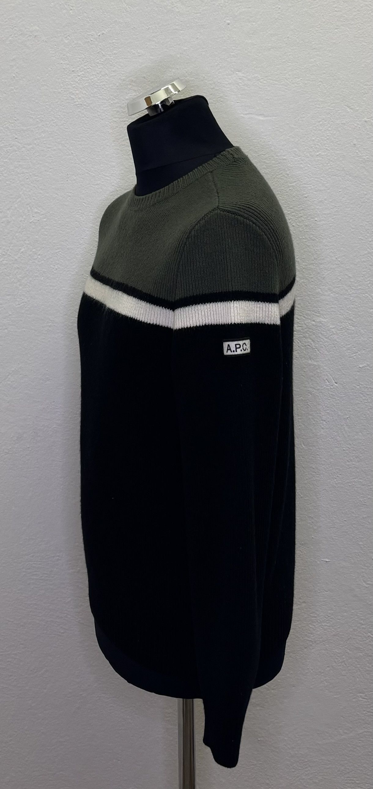 A.P.C. A.P.C Rue Madame Paris 100% Merino Wool sweater size M Size US M / EU 48-50 / 2 - 3 Thumbnail