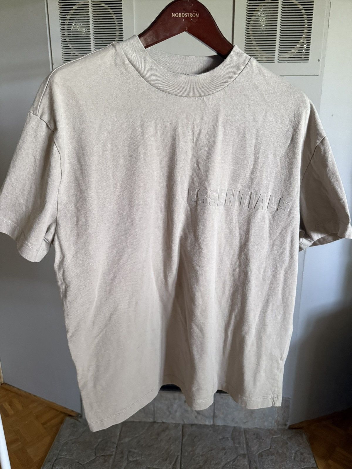 Essentials × Fear of God Essentials grey shirt size small Size US S / EU 44-46 / 1 - 1 Thumbnail