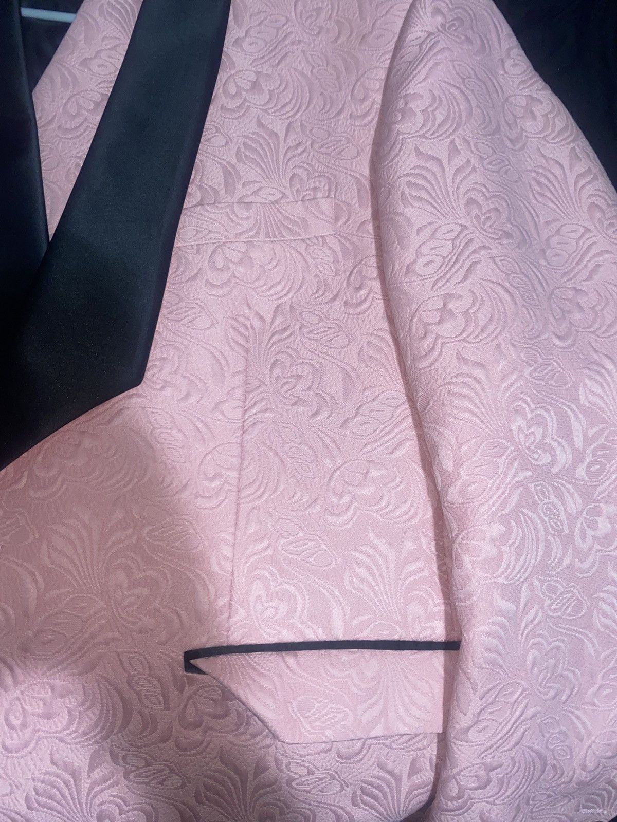 Other Elegant Pink Floral Jacquard Tuxedo Suit Set & Velvet Loafer Size 52R - 1 Thumbnail