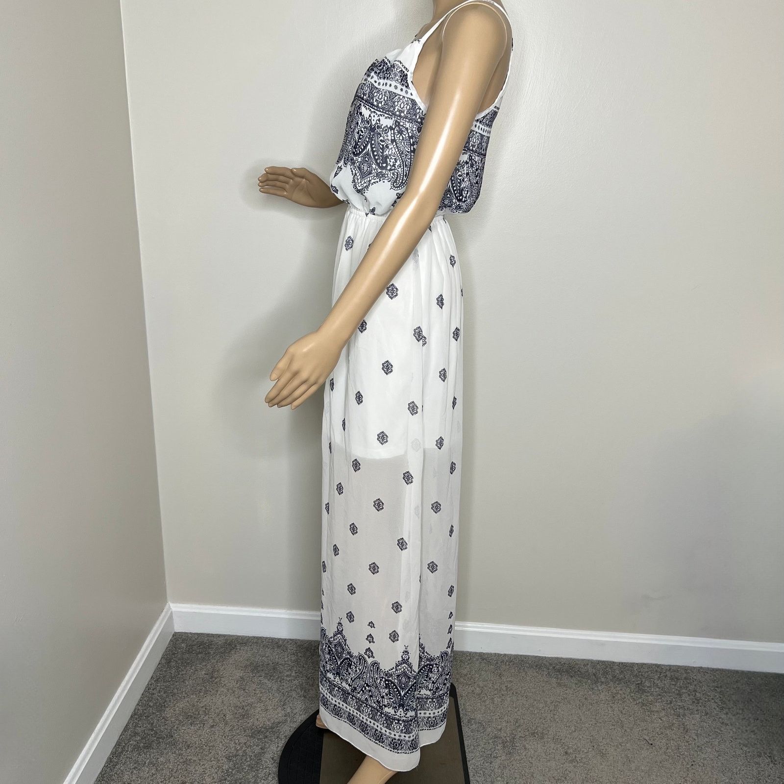 Other Rue 21 White Paisley Patterned Maxi Dress Size S / US 4 / IT 40 - 2 Thumbnail
