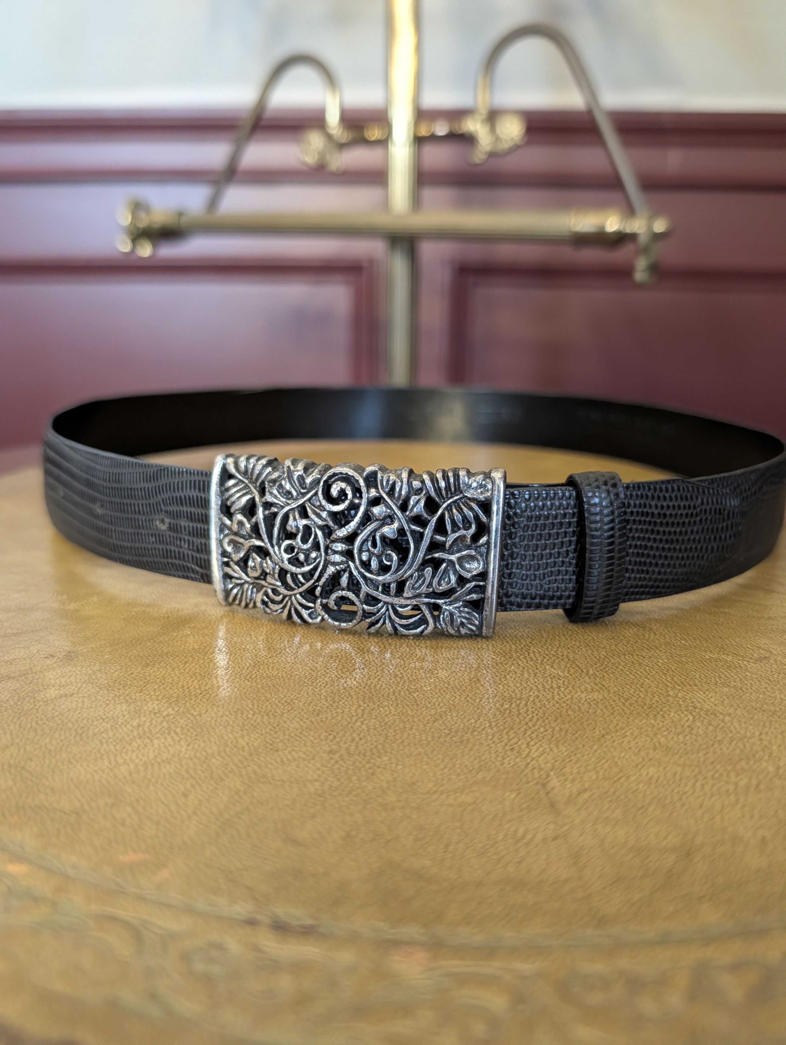 CARLISLE VTG black leather ornate floral silver buckle belt