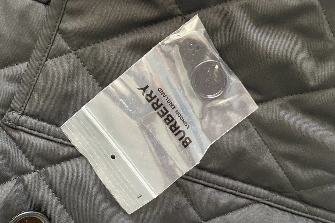 Burberry Burberry Women’s Fernleigh Quilted Jacket size XS worn once Size XS / US 0-2 / IT 36-38 - 8 Thumbnail
