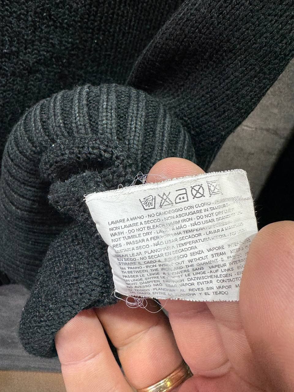 Armani Vintage Armani Jeans Centr Logo Embroidered Sweater Size US M / EU 48-50 / 2 - 4 Thumbnail