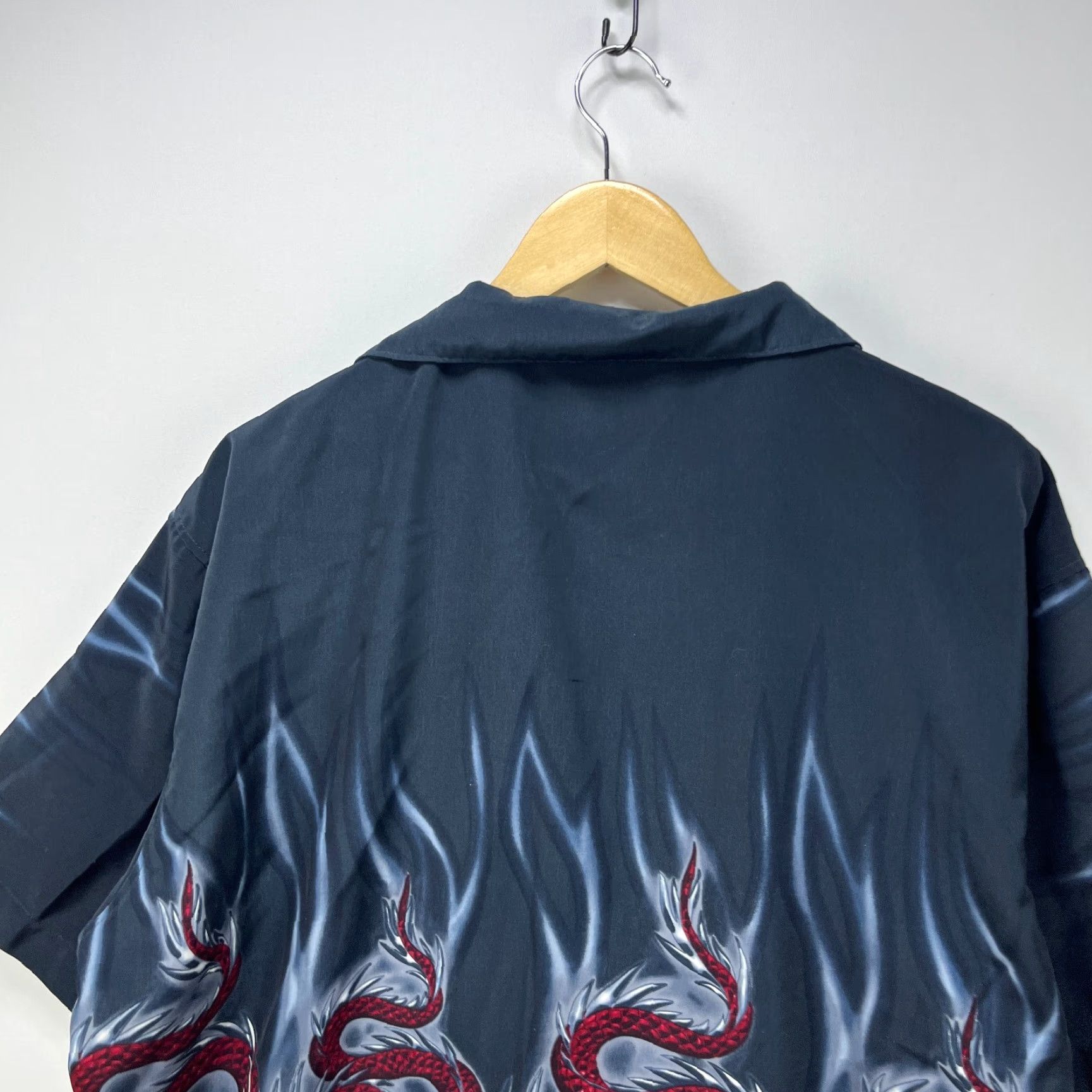 Vintage VINTAGE Red Dragon Button Up Hawaiian Shirt Flames Skulls All Over Print XL Mens Short Sleeve Size XL Size US XL / EU 56 / 4 - 7 Thumbnail