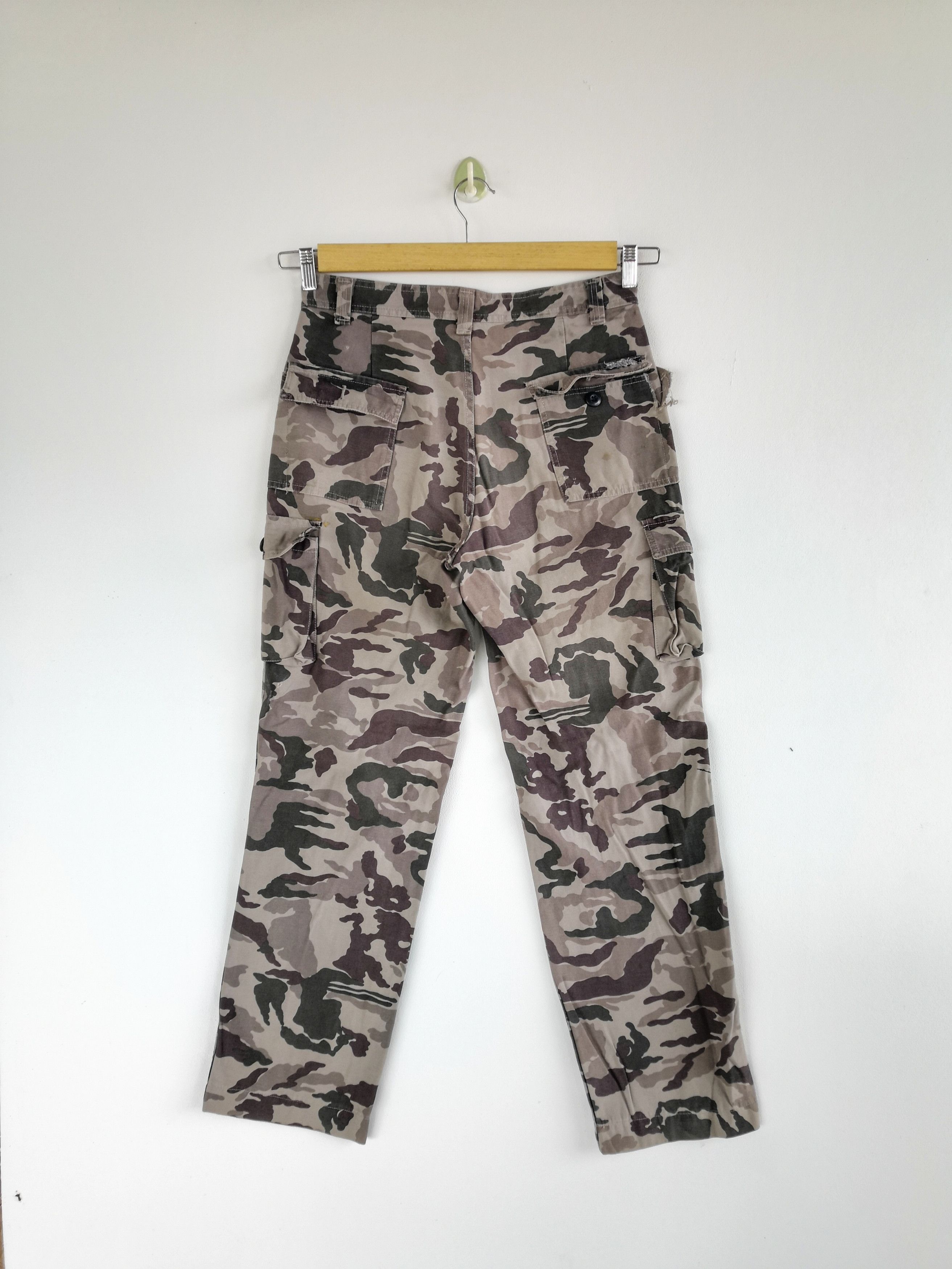Japanese Brand Japanese Camouflage Cargo Pants Military Utility Pants Size US 30 / EU 46 - 2 Thumbnail