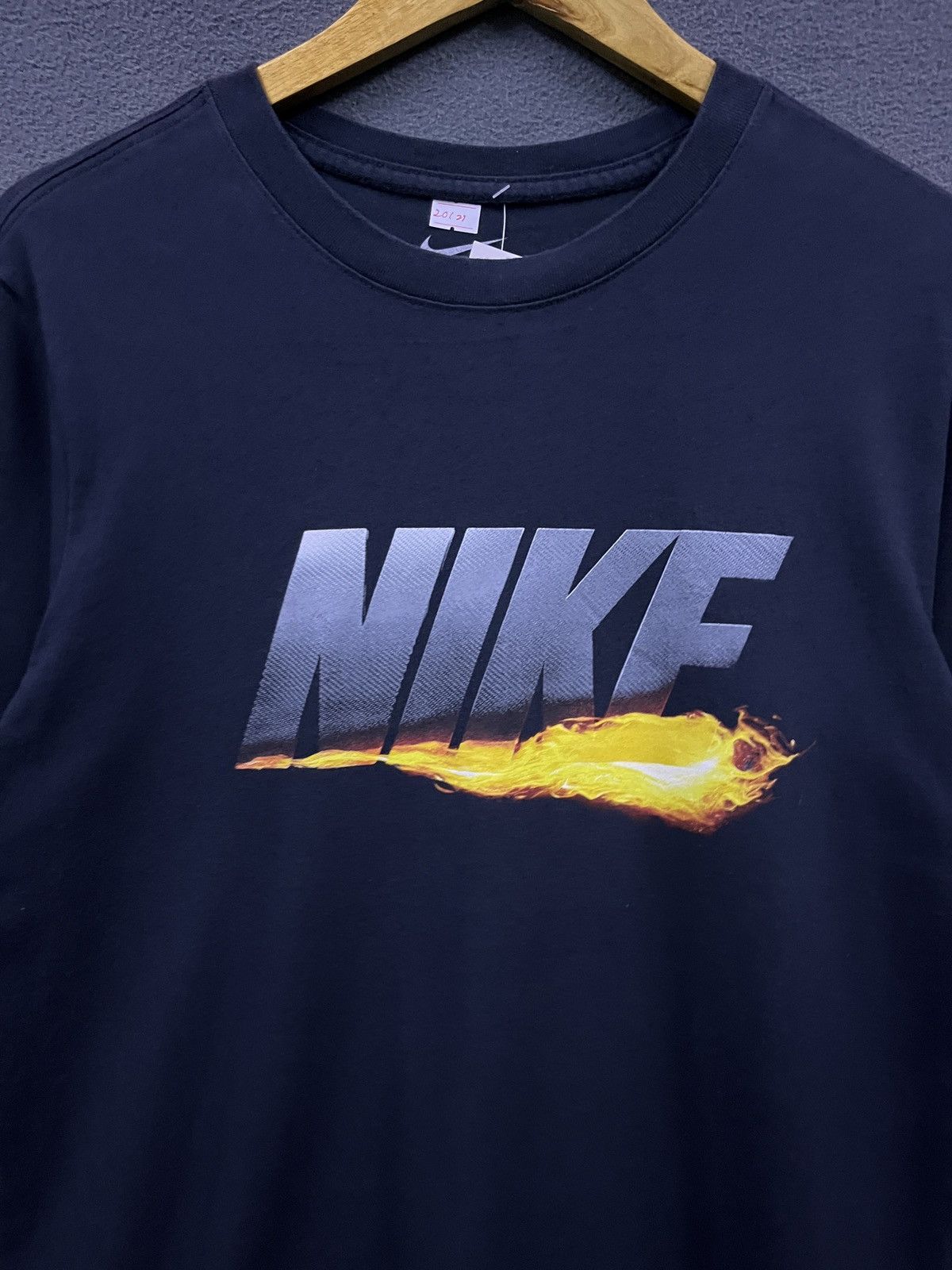 Nike NIKE FLAME TSHIRT Size US M / EU 48-50 / 2 - 3 Thumbnail