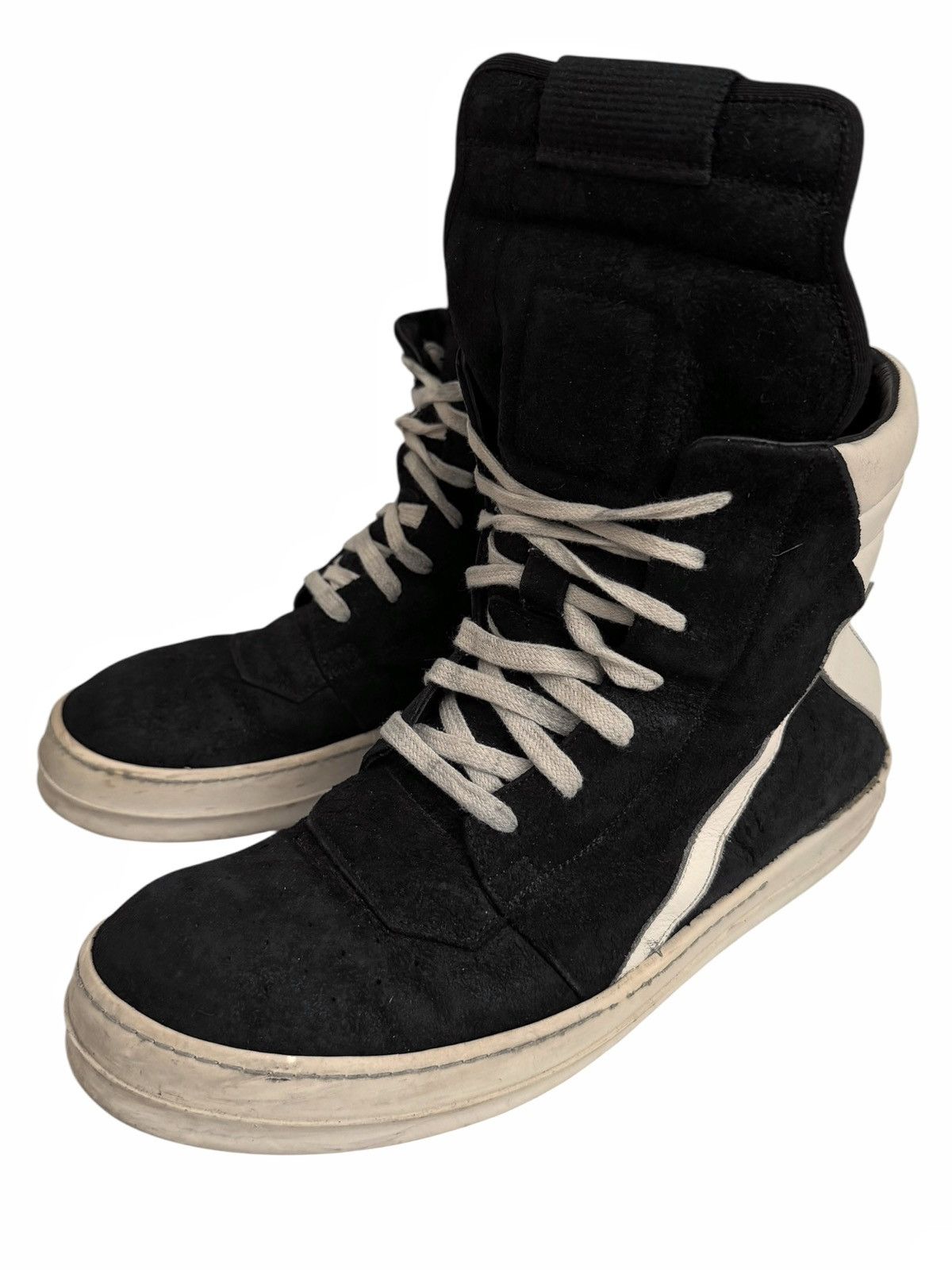Blistered Leather Suede Milk Geobasket