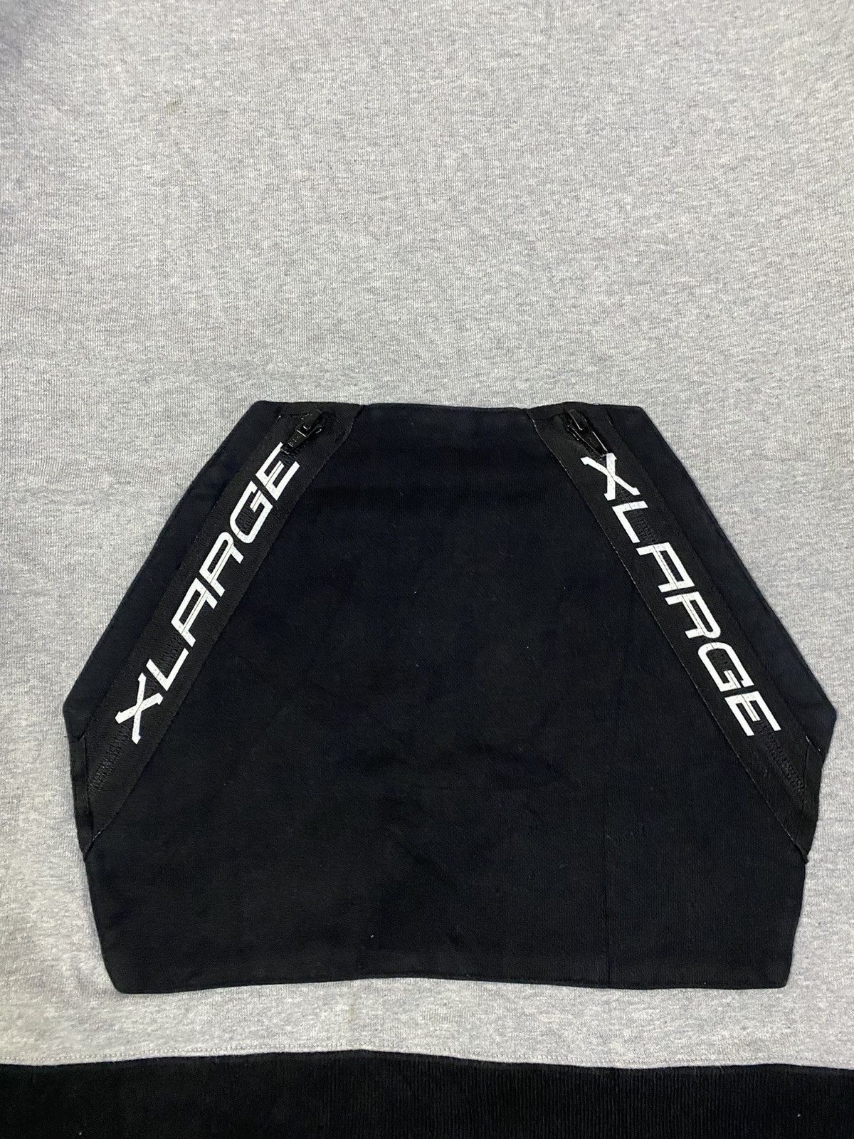 Xlarge XLarge Sweatshirt With Contrasting Design Kangaroo Pocket Size US L / EU 52-54 / 3 - 7 Thumbnail