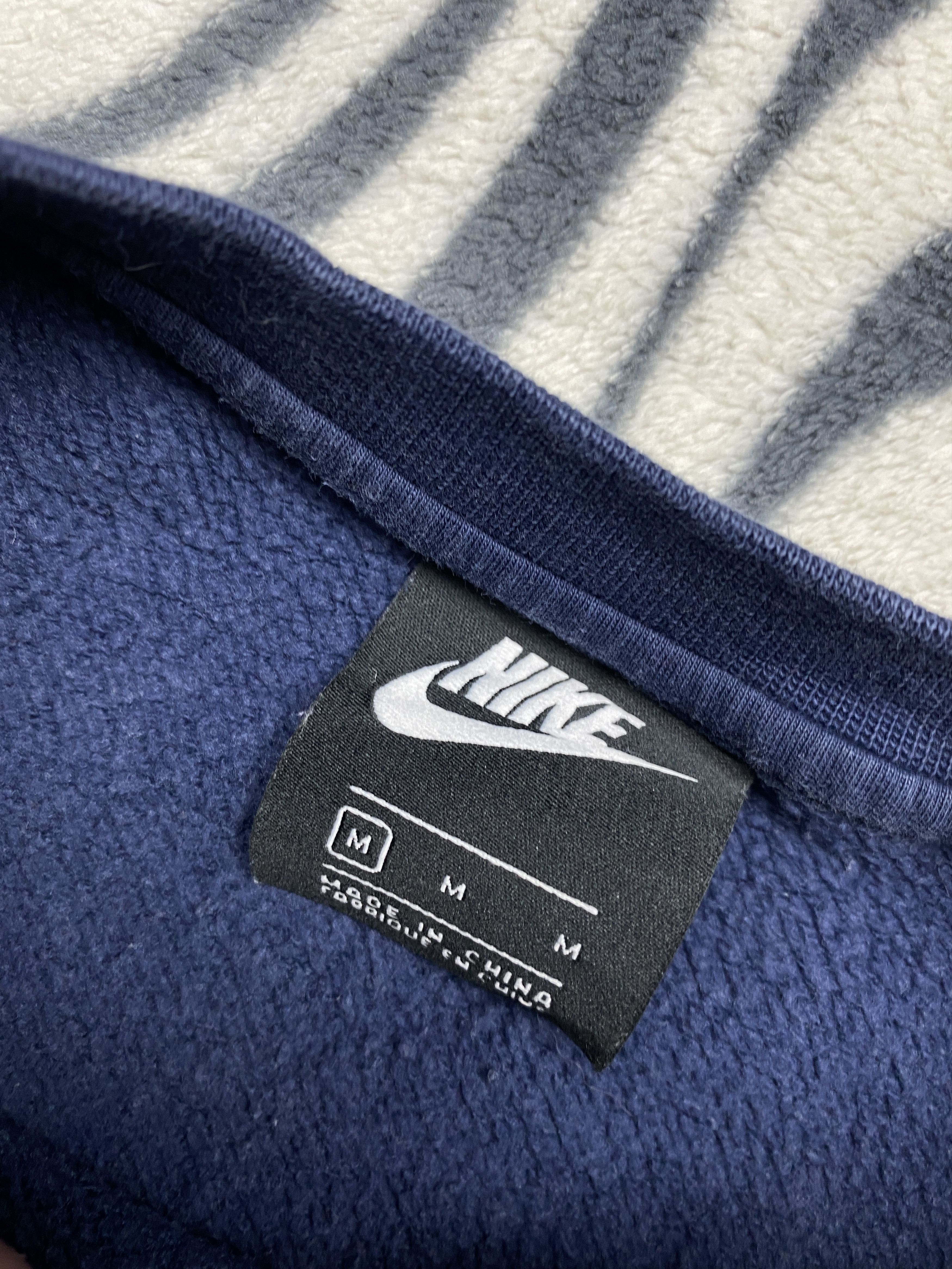 Nike Nike Mens Mini Logo Swoosh Sweatshirt Size US M / EU 48-50 / 2 - 4 Thumbnail