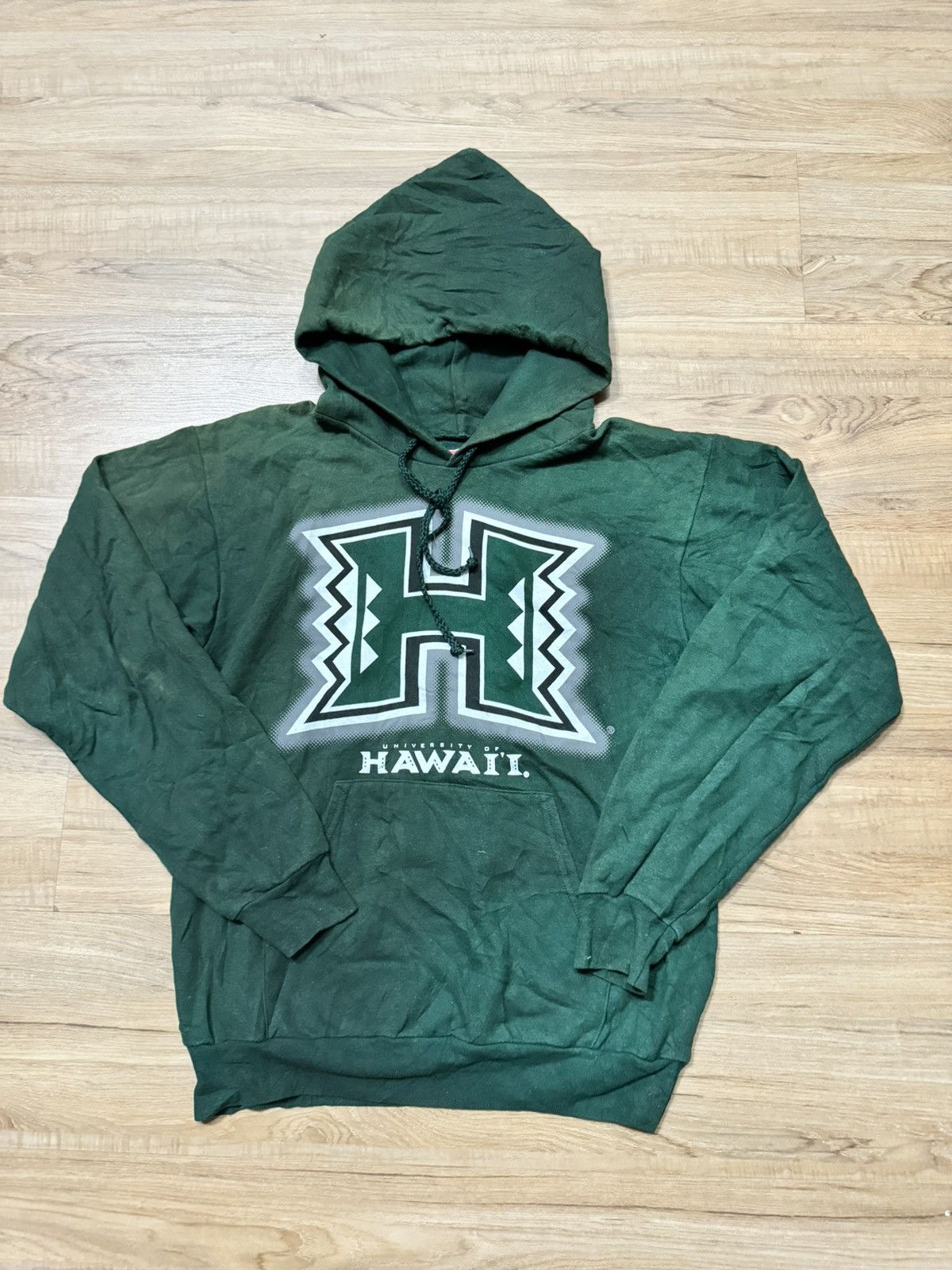 image of Vintage Univ Of Hawaii Hoodie in Green, Men's (Size Medium)