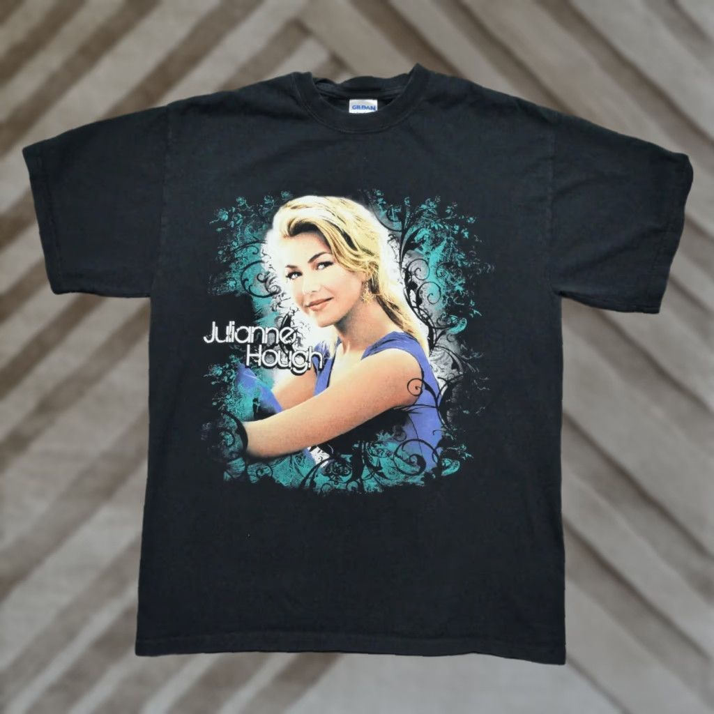 Gildan Julianne Hough T Shirt Aduit Medium Black Tour Concert Actor Mens Size US M / EU 48-50 / 2 - 1 Thumbnail