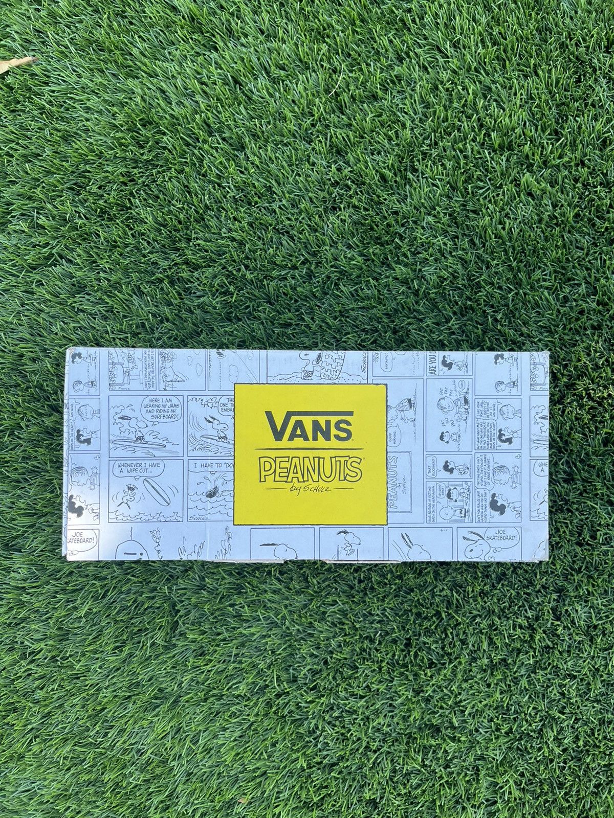 Vans Vans Peanuts Snoopy Checkerboard Classic Slip-On Sneaker 10 Size US 10 / EU 43 - 11 Thumbnail