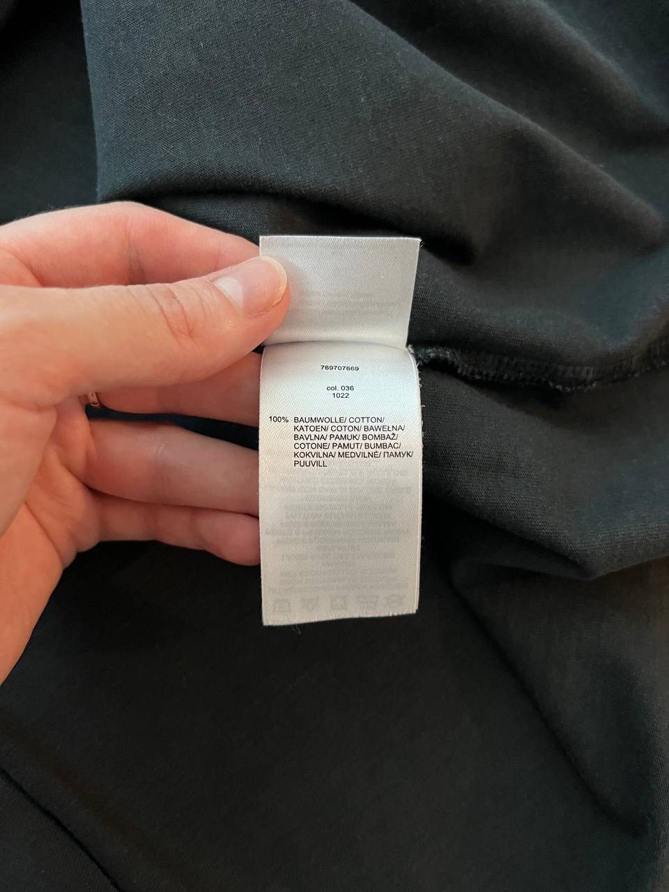 Review Dunkelgraues T-Shirt für Männer Review Size US XS / EU 42 / 0 - 6 Thumbnail