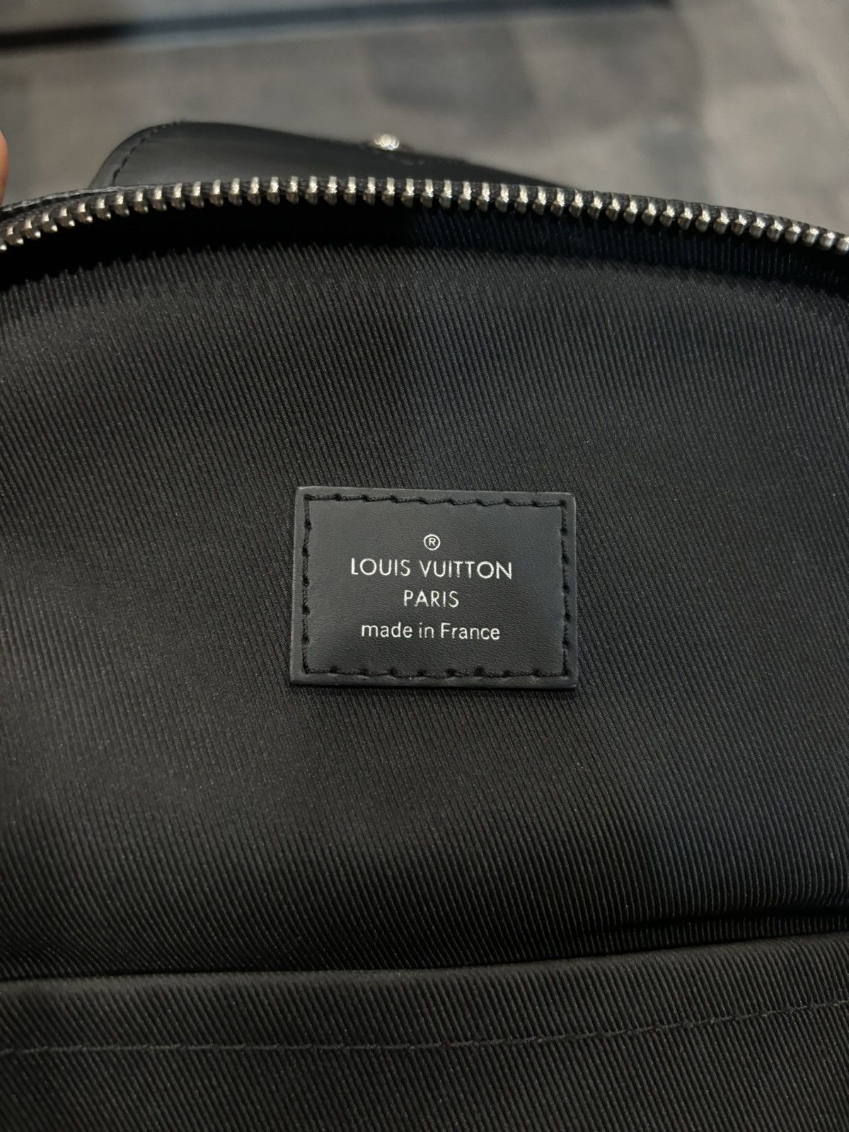 Louis Vuitton Louis Vuitton Avenue sling Bag Size ONE SIZE - 6 Thumbnail