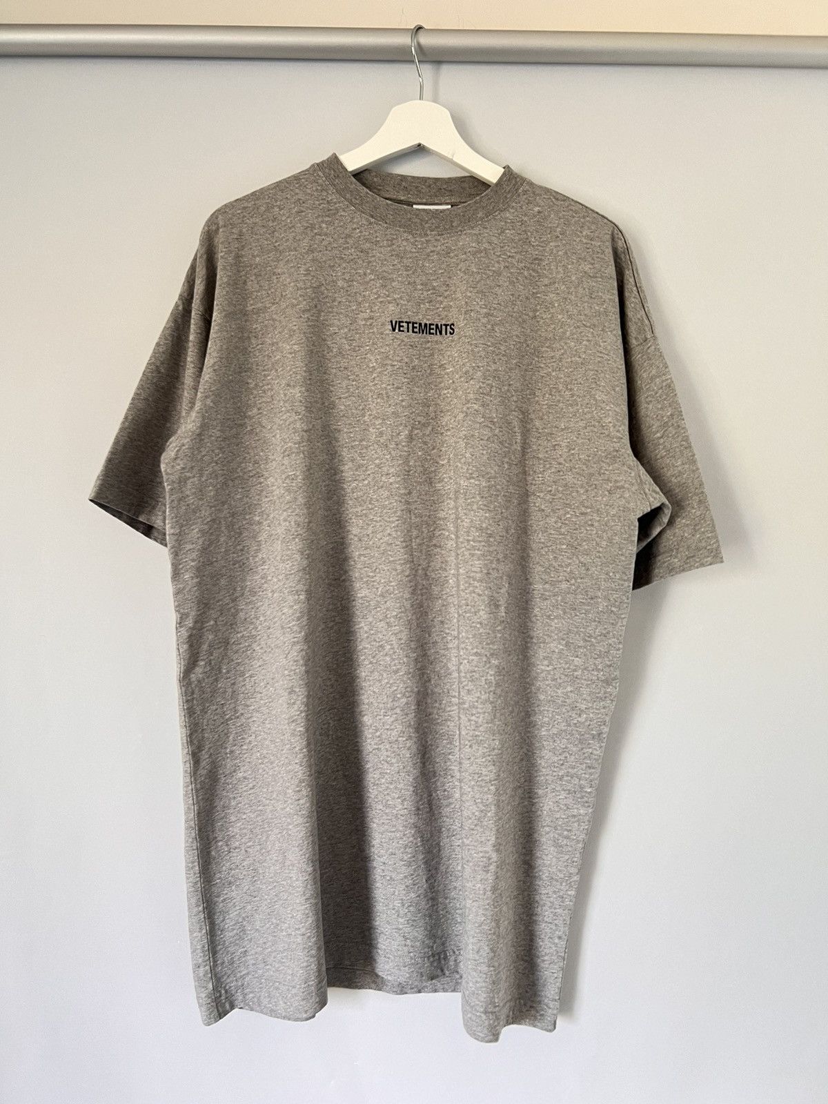 Vetements Vetements Logo Patches Oversized Tshirt Size US S / EU 44-46 / 1 - 1 Thumbnail