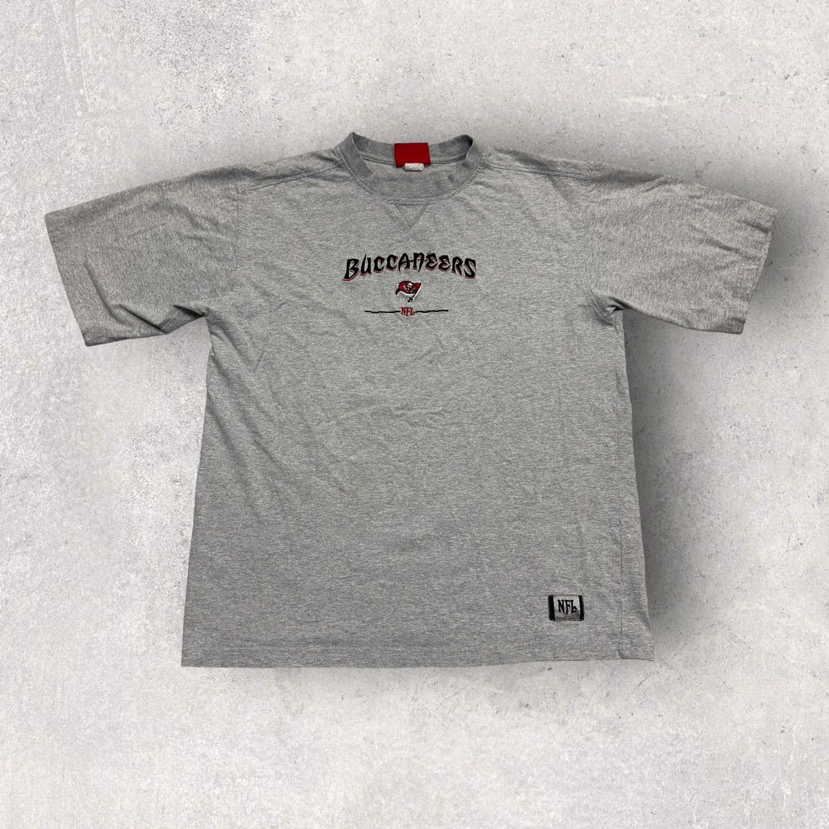 NFL × Vintage Vintage Tampa Bay Buccaneers tee Size US L / EU 52-54 / 3 - 1 Thumbnail
