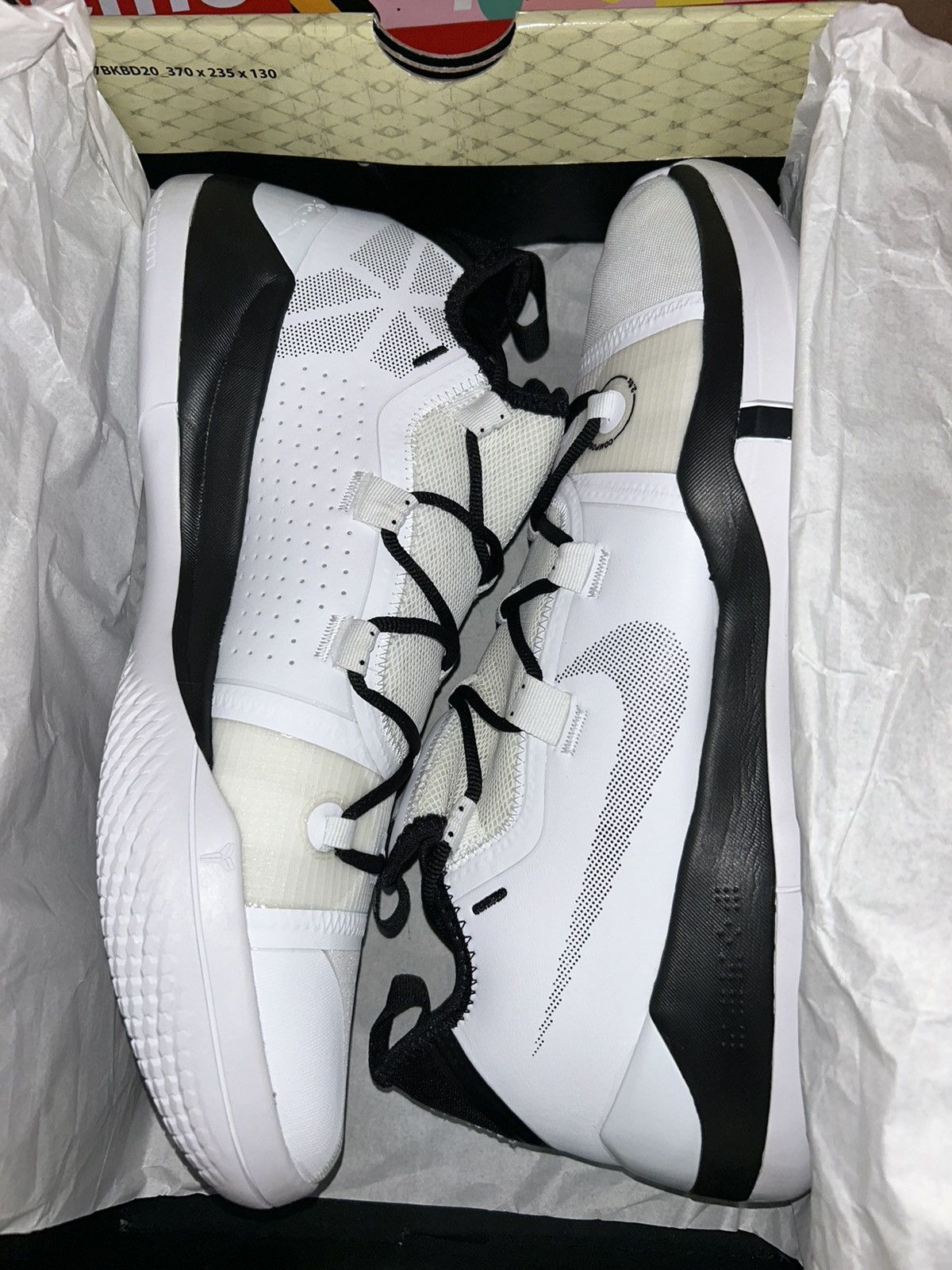 Nike Nike Kobe A.D. Exodus TB ‘White Black’ AT3874-101 size 13.5 Size US 13 / EU 46 - 11 Thumbnail