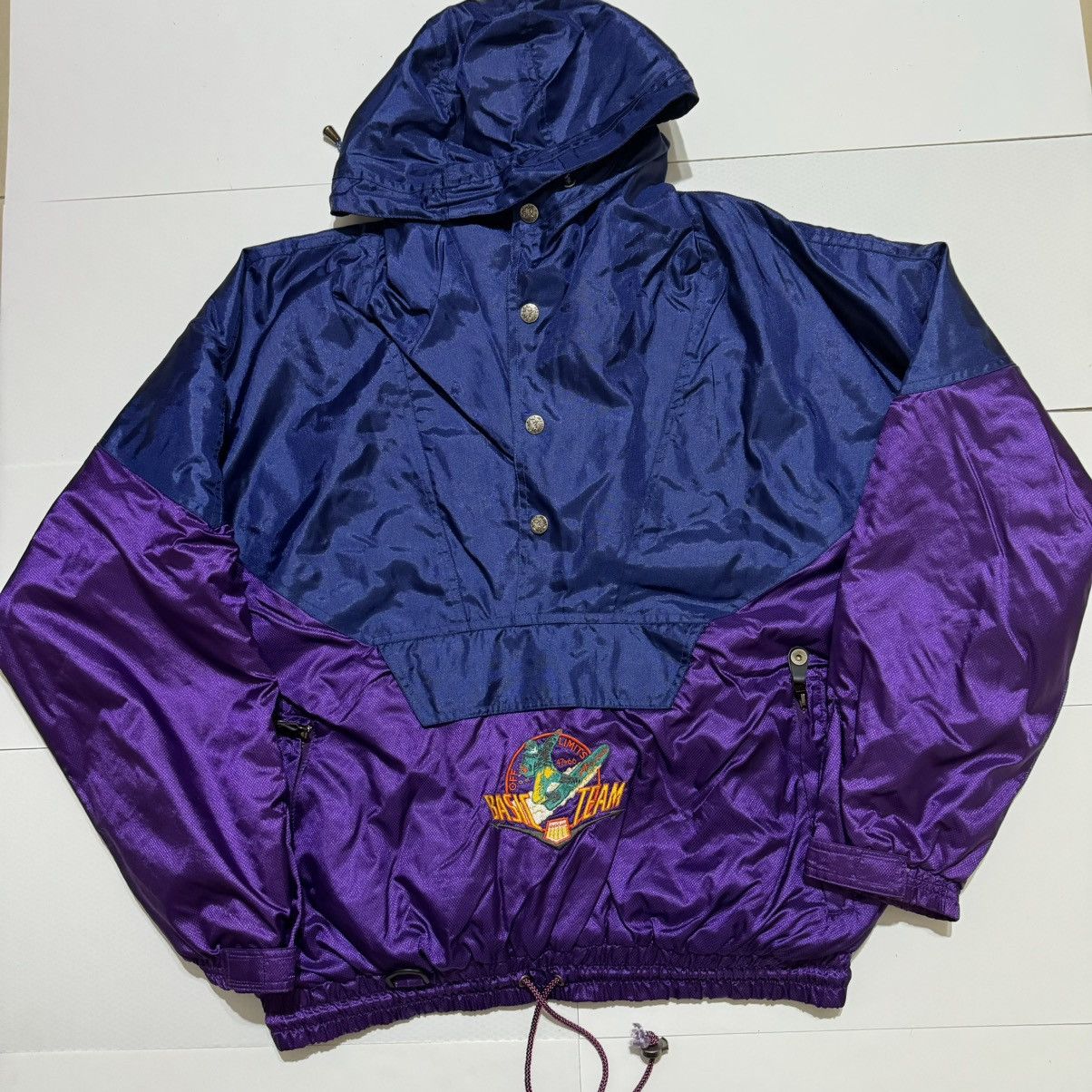 Basic American Team Snowboard Vintage Jacket Off Limits