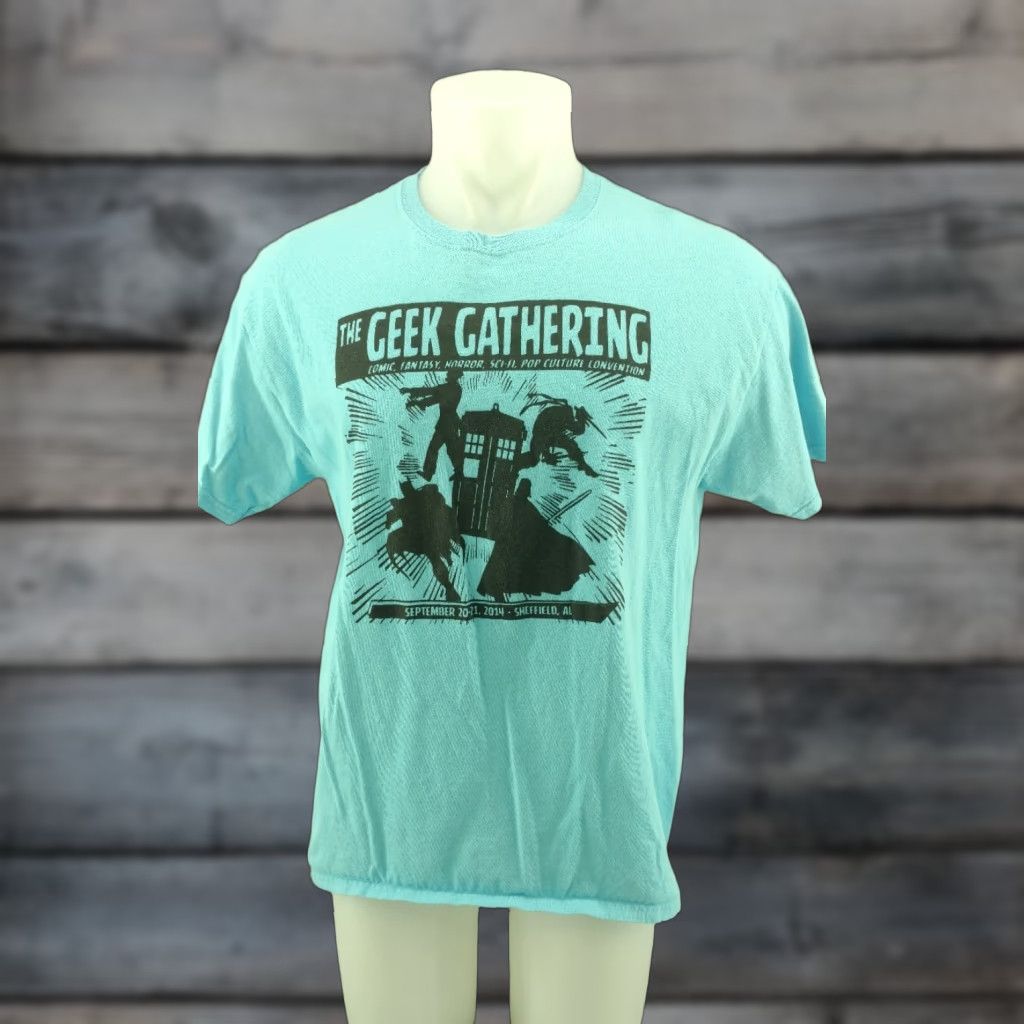 Gildan Gildan T-Shirt Blue The Geek Gathering Sheffield 2014 cosplay convention Size L Mens Graphic Tee Short Sleeve 100% Cotton Regular Size US L / EU 52-54 / 3 - 1 Thumbnail