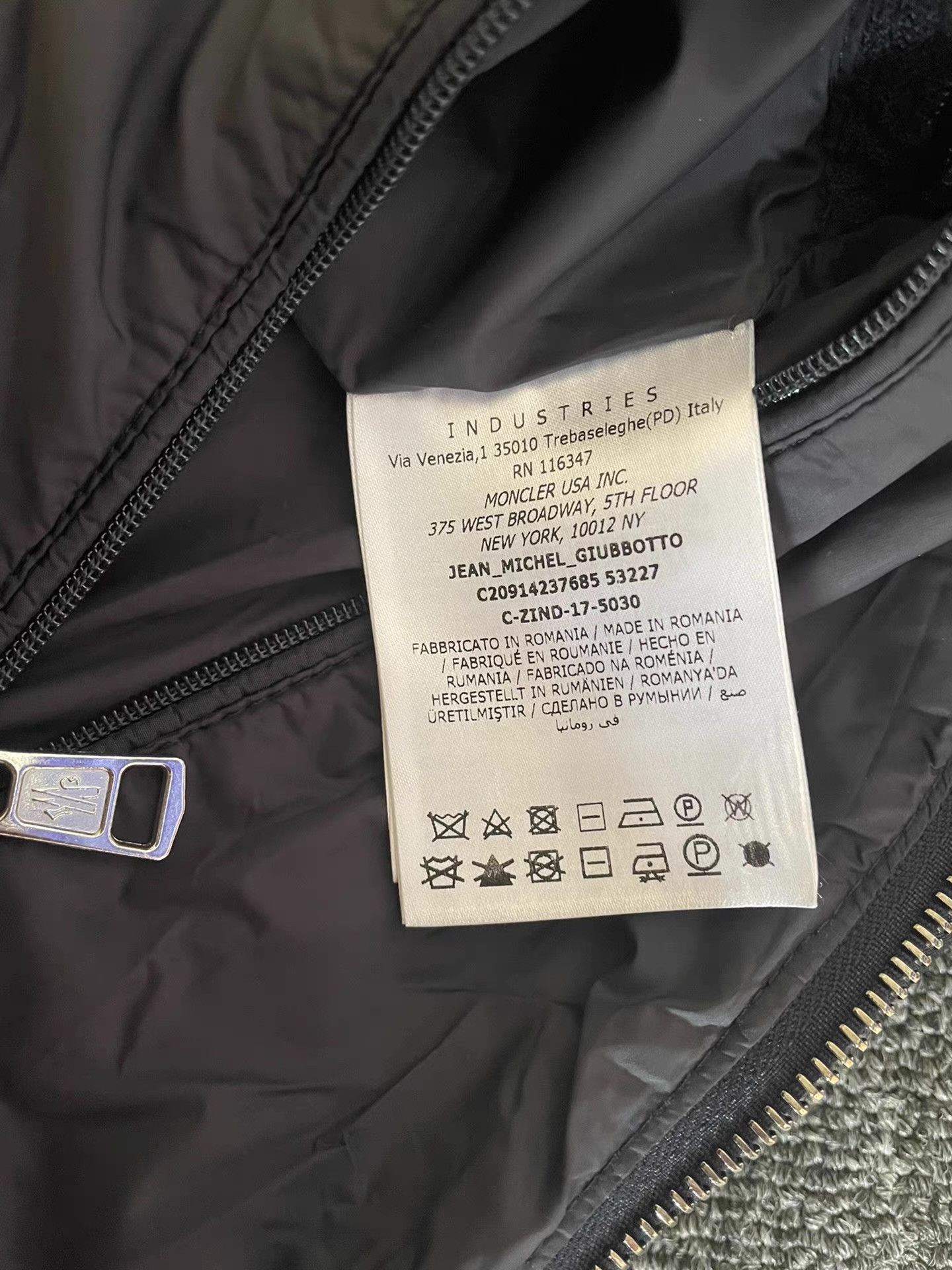 Moncler Moncler down jacket Q4 Size US XXL / EU 58 / 5 - 7 Thumbnail